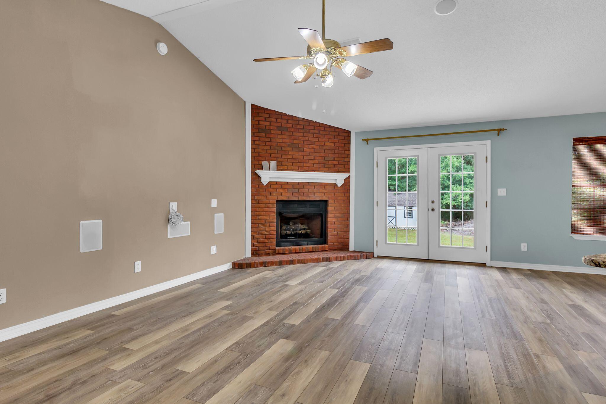 ROLLING HILLS ESTATES - Residential Lease