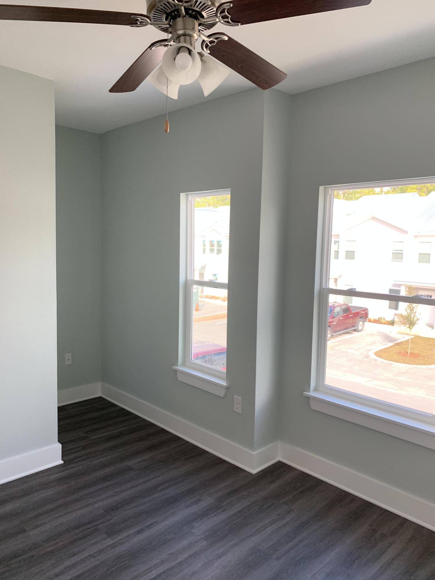 VERANDAS AT FREEPORT - Residential Lease