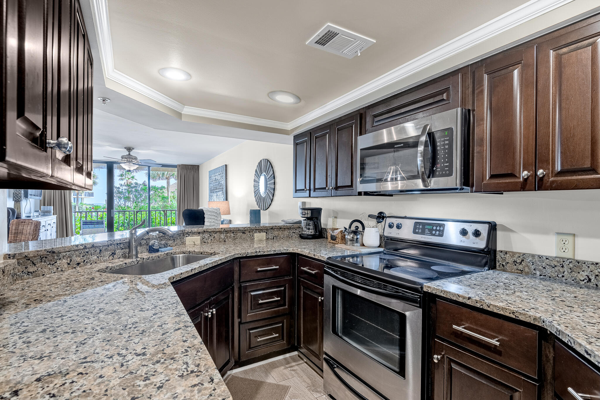 Summerhouse Condo - Residential