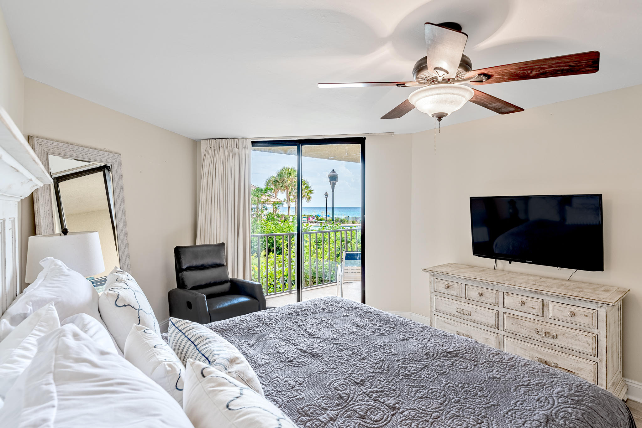 Summerhouse Condo - Residential