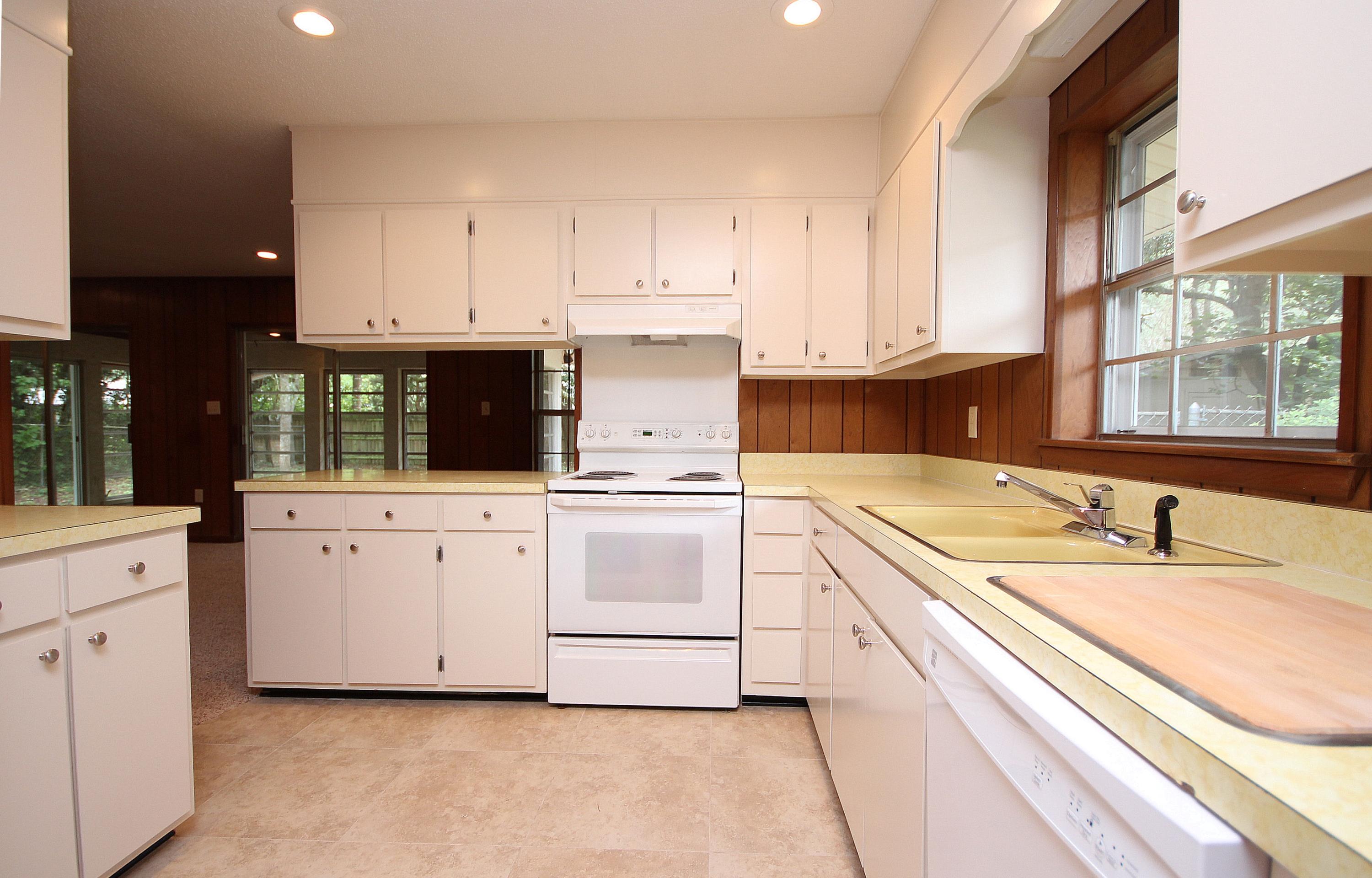 LAKE LORRAINE ESTATES 2 - Residential