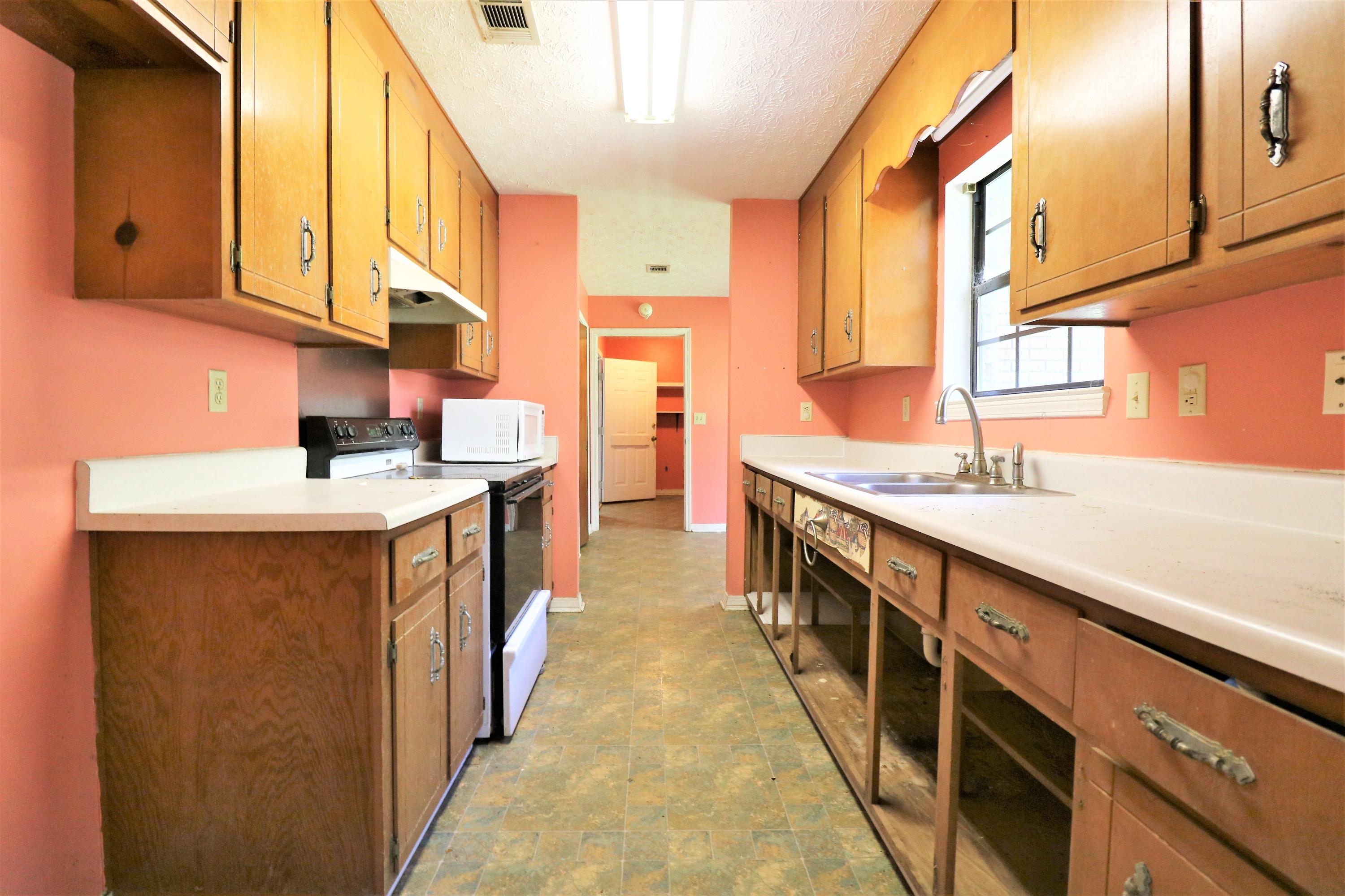 NO RECORDED SUBDIVISION - Residential