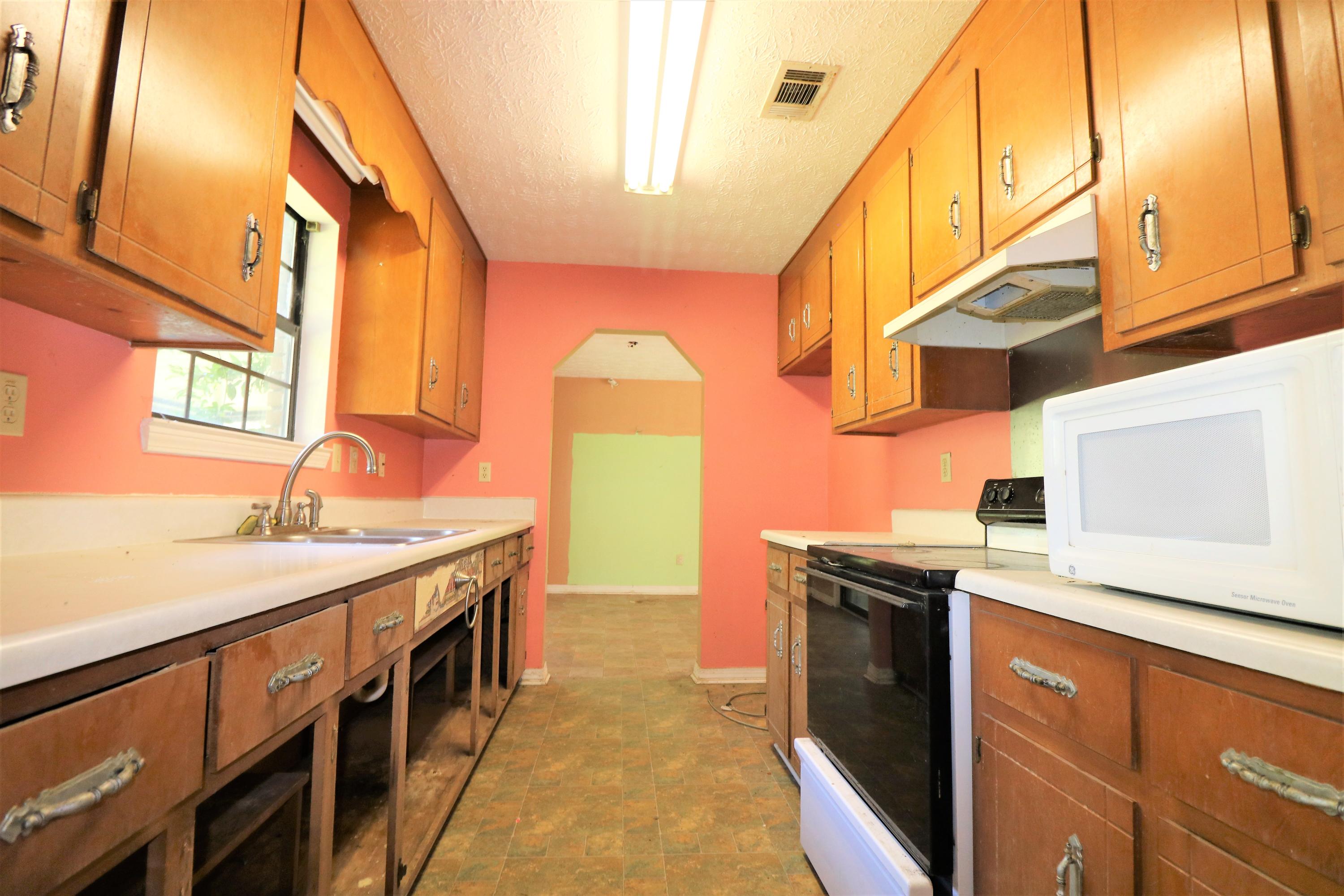 NO RECORDED SUBDIVISION - Residential