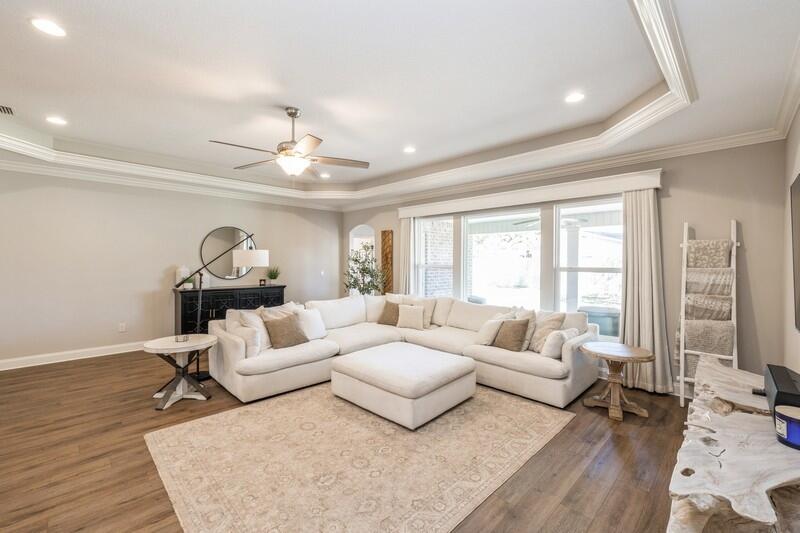 ELLIOTTS POINT 7TH ADDN - Residential