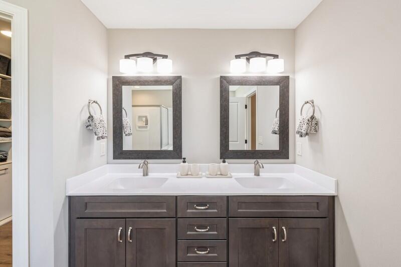 ELLIOTTS POINT 7TH ADDN - Residential