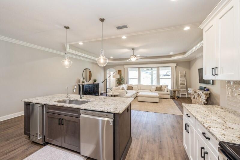 ELLIOTTS POINT 7TH ADDN - Residential