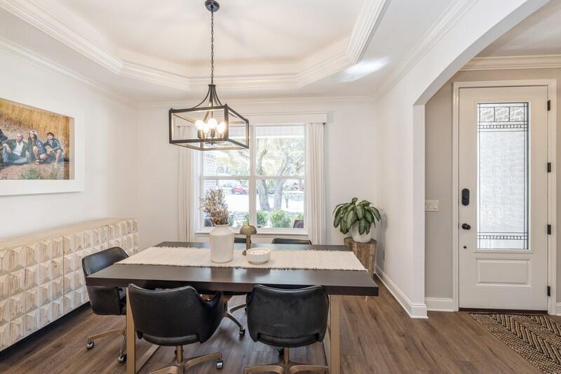 ELLIOTTS POINT 7TH ADDN - Residential