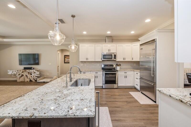 ELLIOTTS POINT 7TH ADDN - Residential