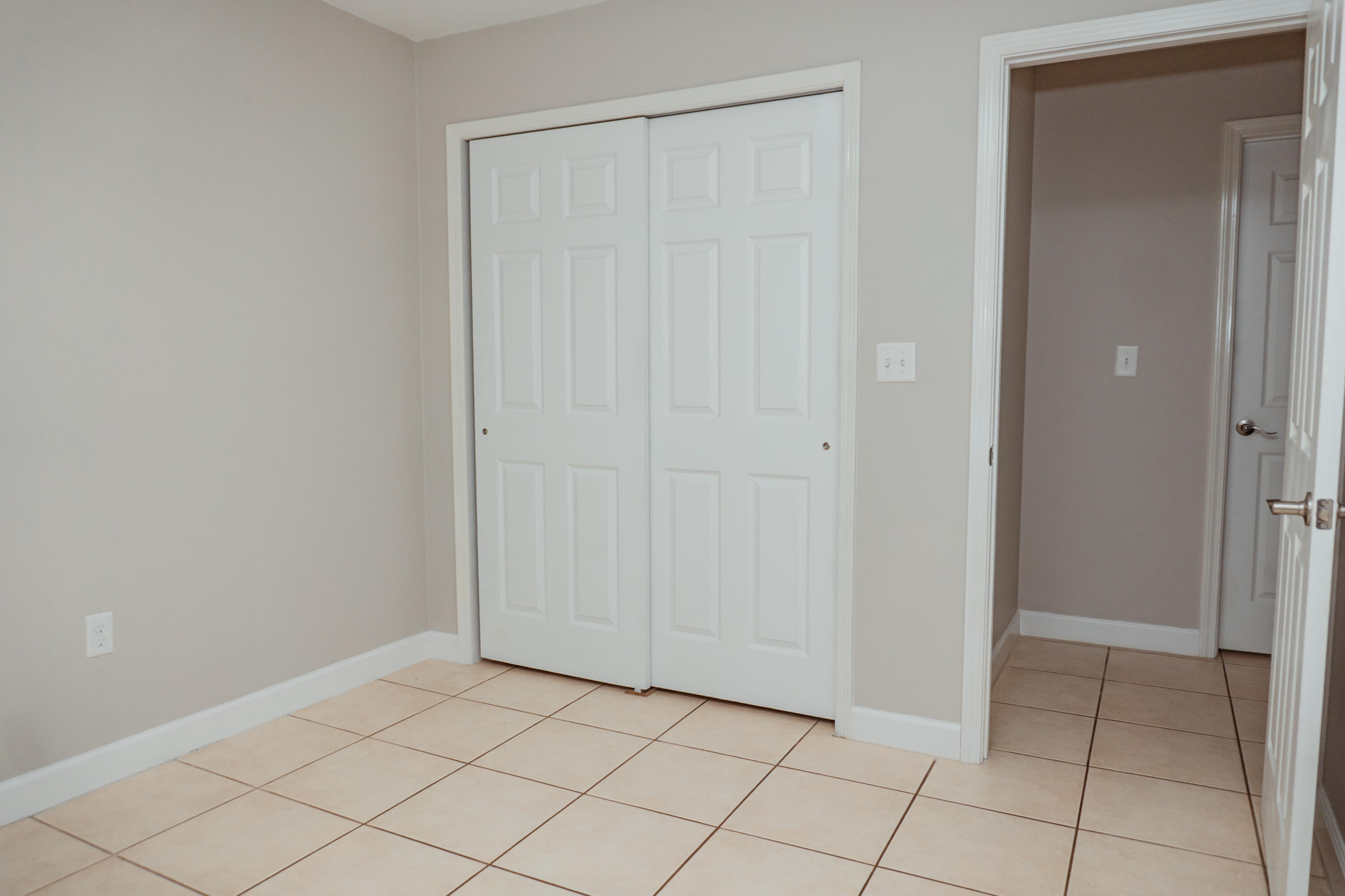 SHOAL TERRACE - Residential Lease