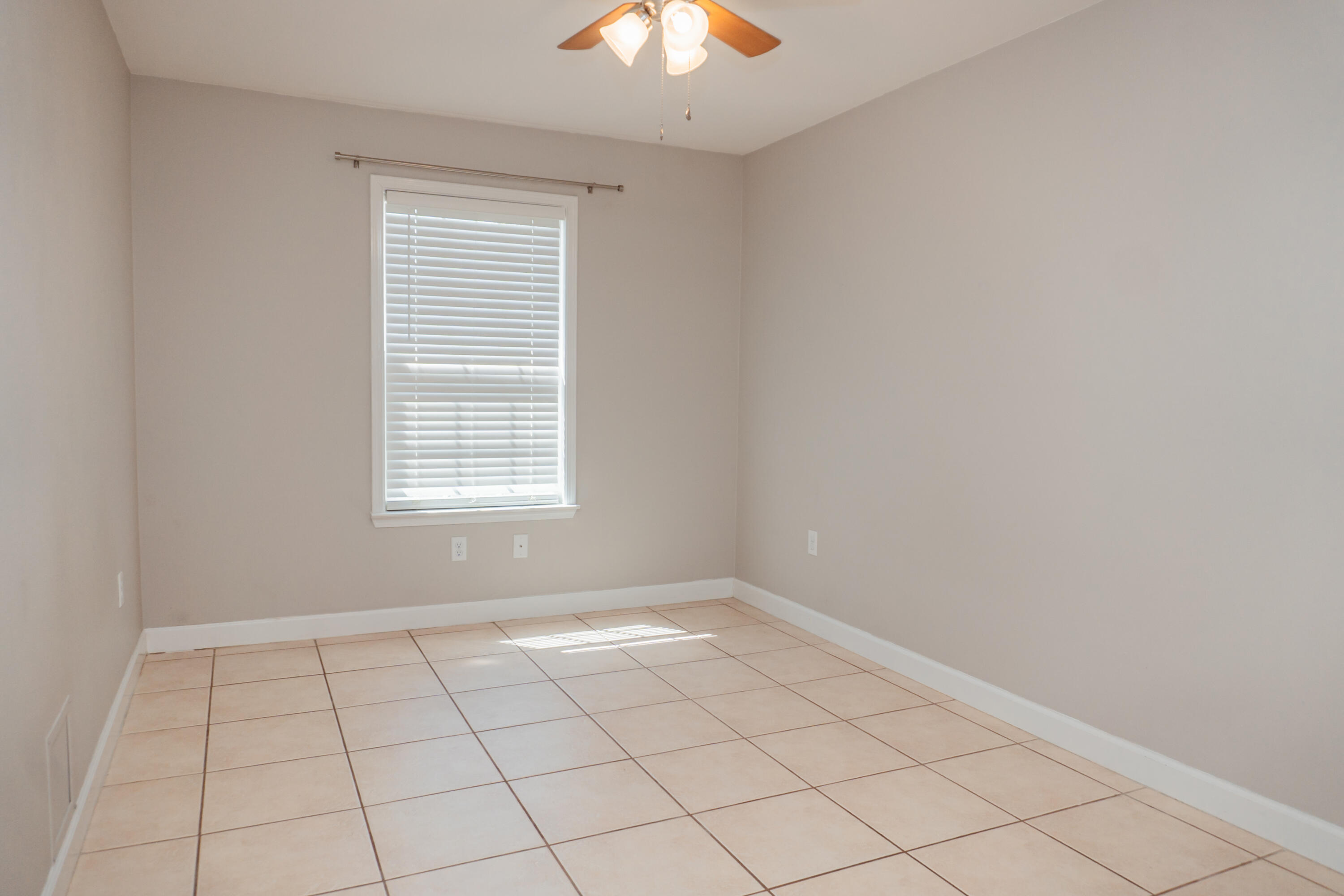 SHOAL TERRACE - Residential Lease