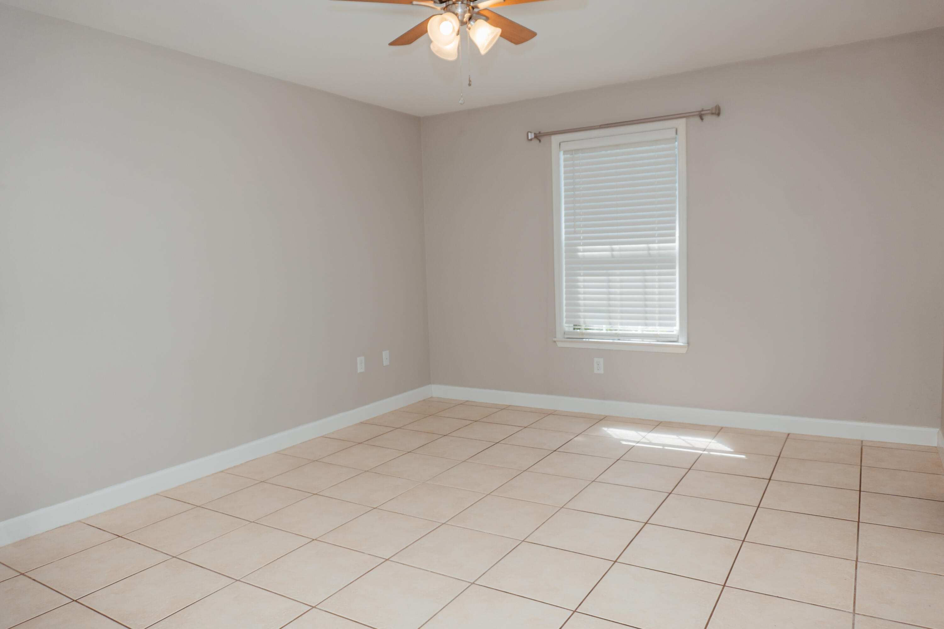 SHOAL TERRACE - Residential Lease