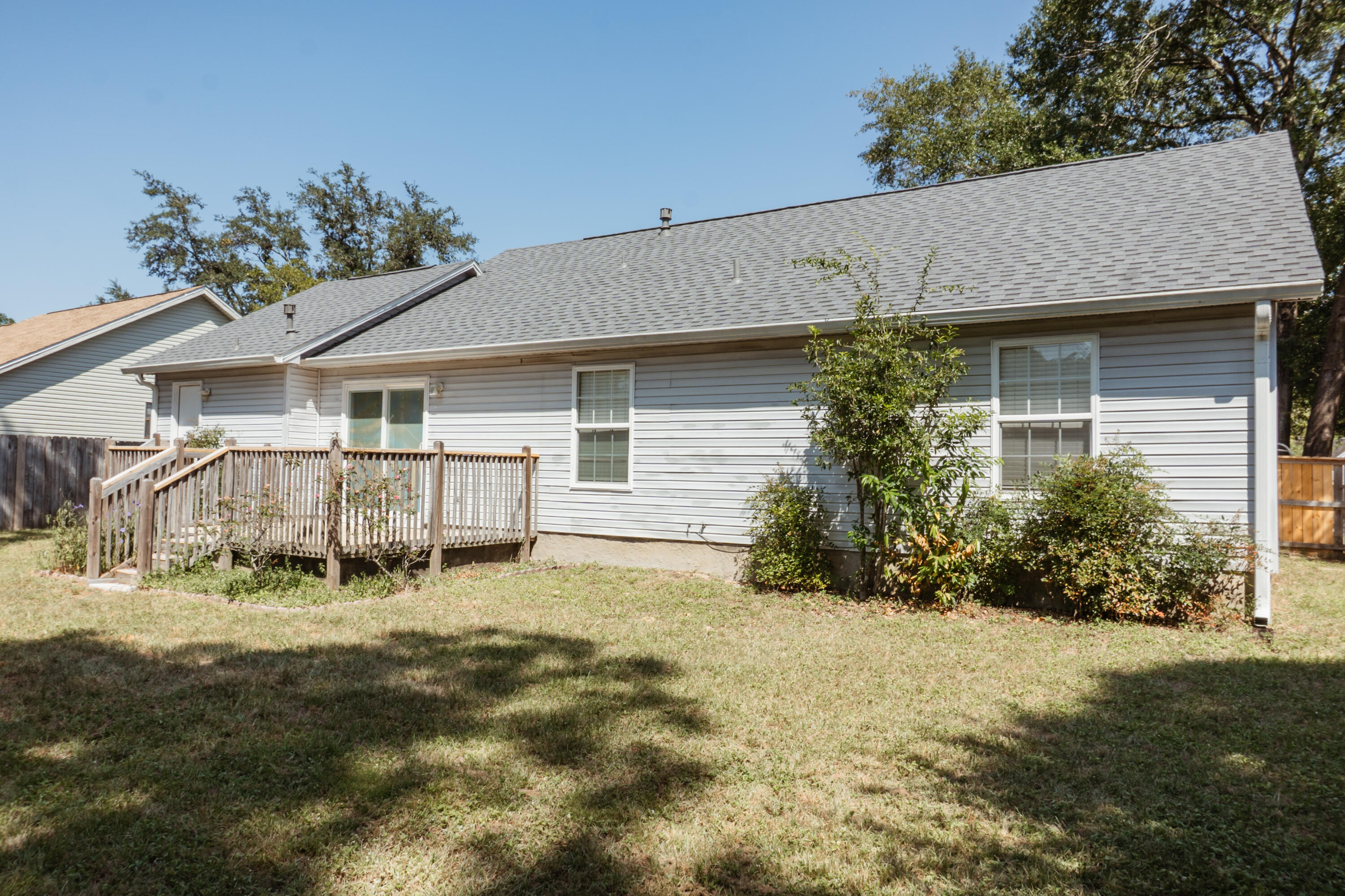 SHOAL TERRACE - Residential Lease