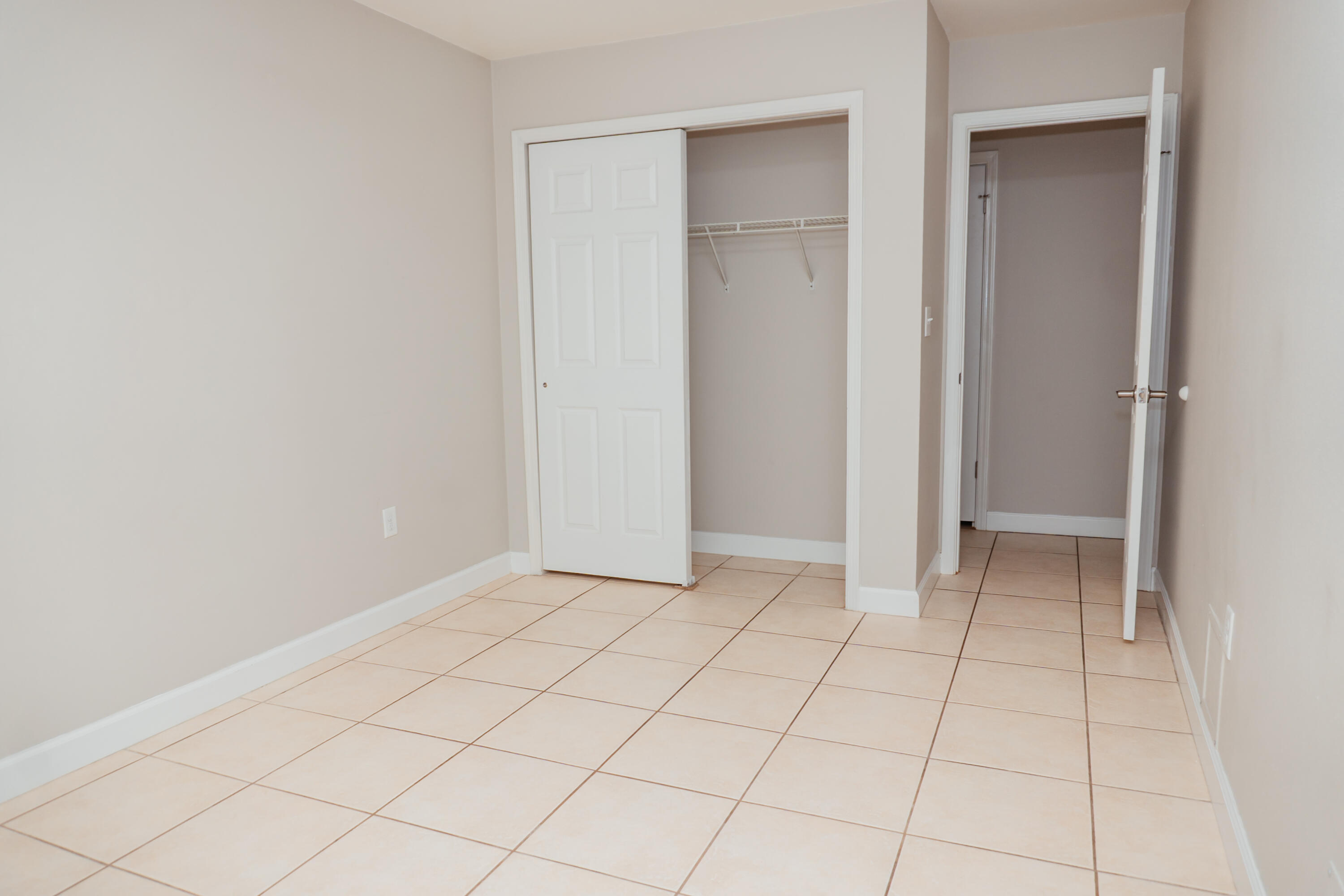 SHOAL TERRACE - Residential Lease