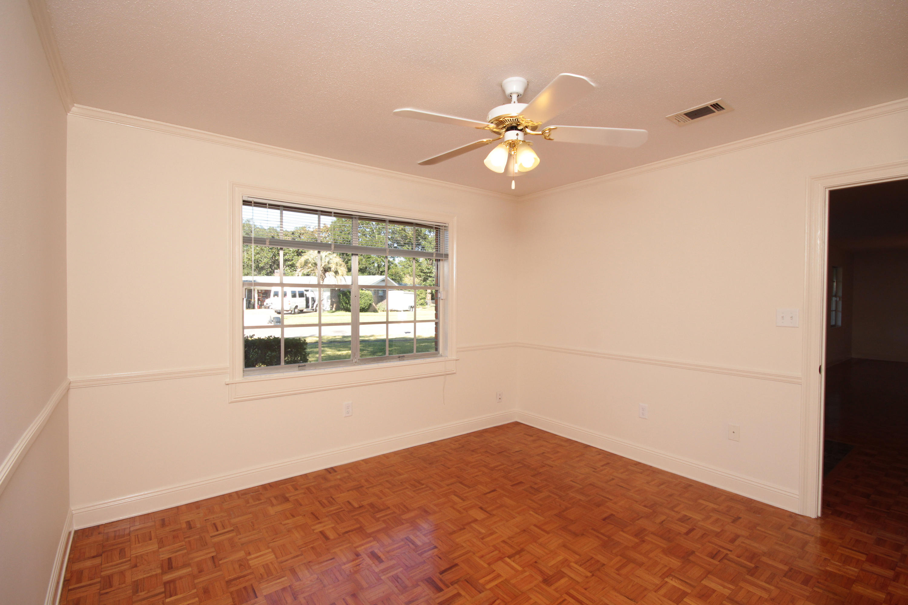 COUNTRY CLUB ESTATES 1ST ADDN - Residential