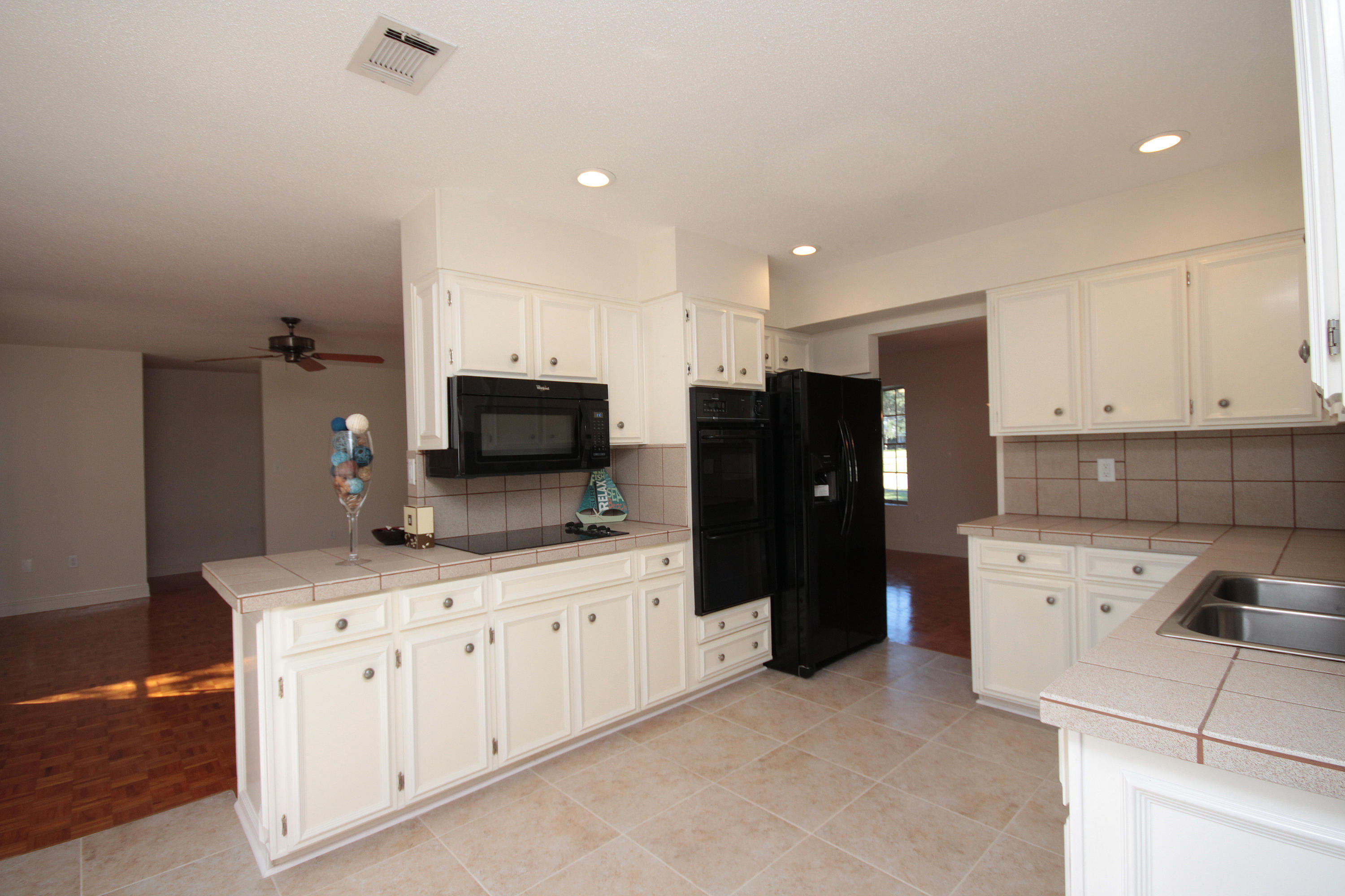 COUNTRY CLUB ESTATES 1ST ADDN - Residential