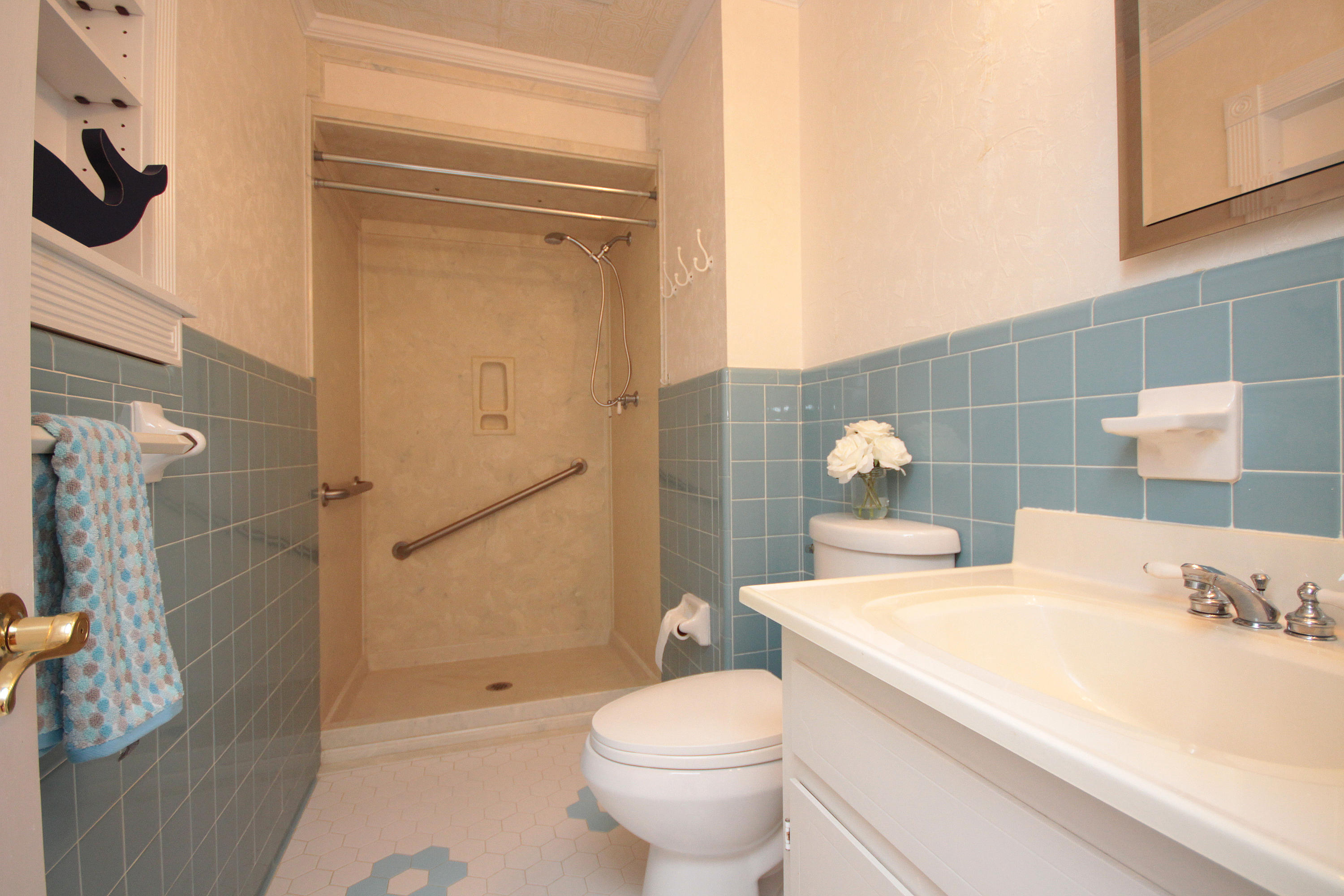 COUNTRY CLUB ESTATES 1ST ADDN - Residential