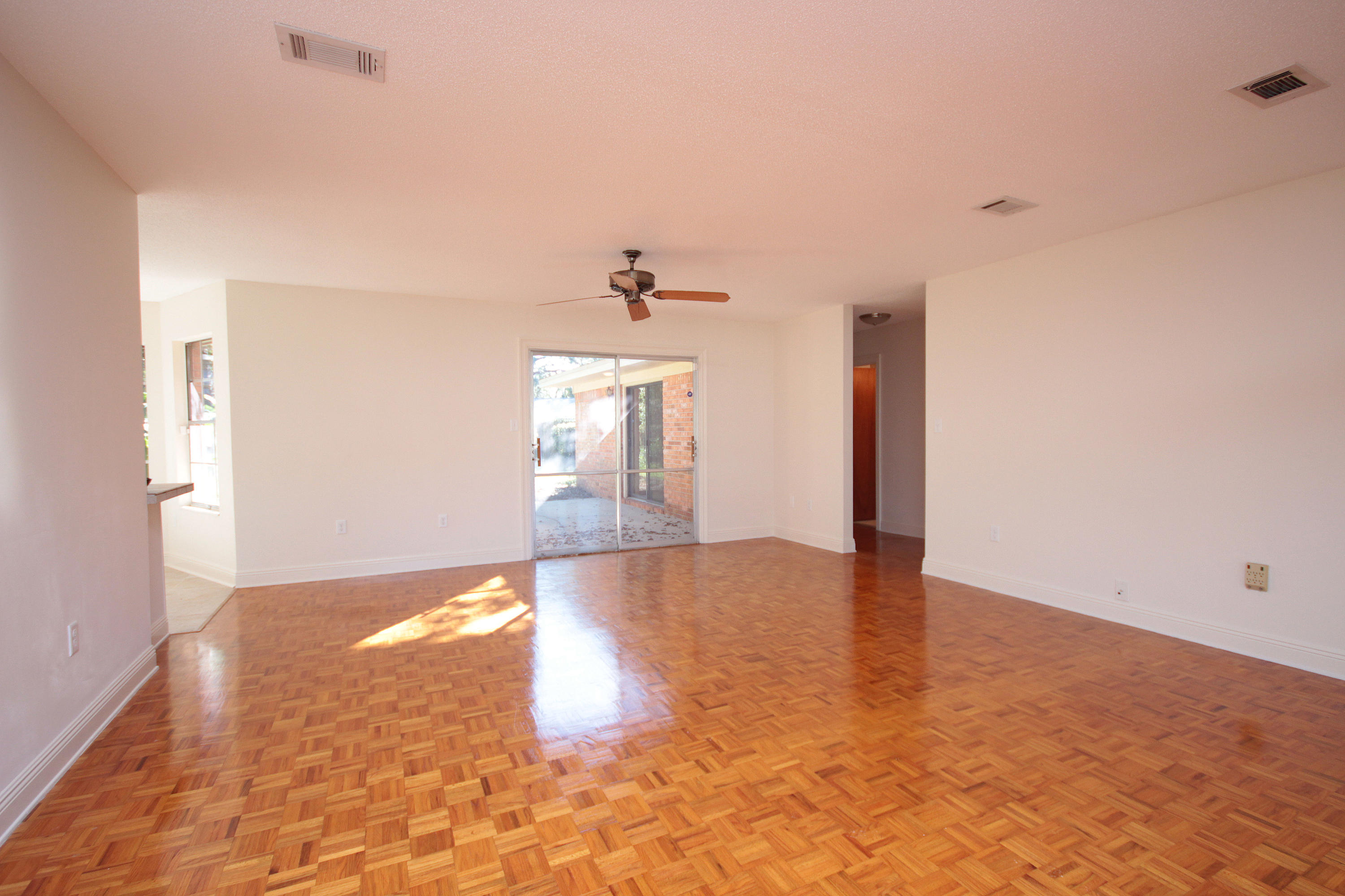 COUNTRY CLUB ESTATES 1ST ADDN - Residential