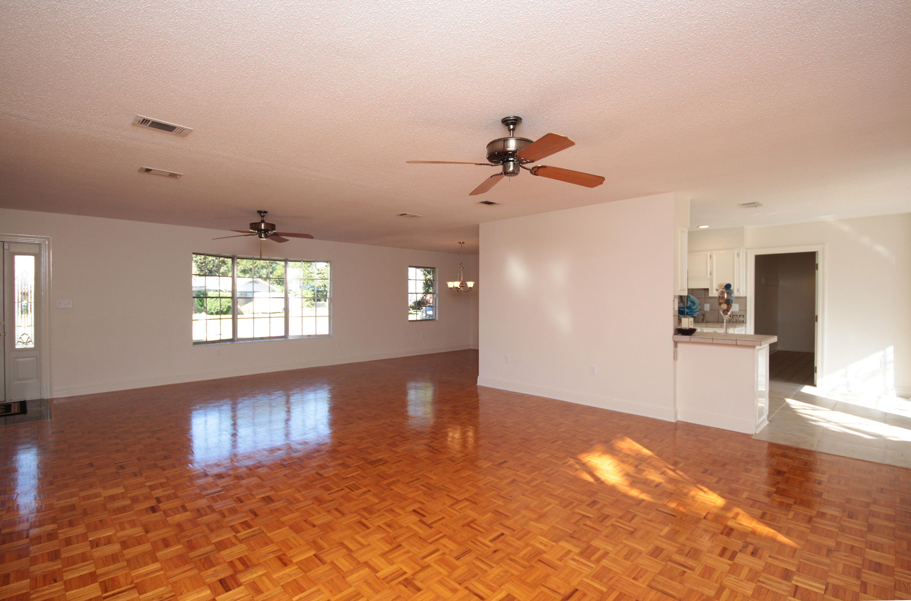 COUNTRY CLUB ESTATES 1ST ADDN - Residential