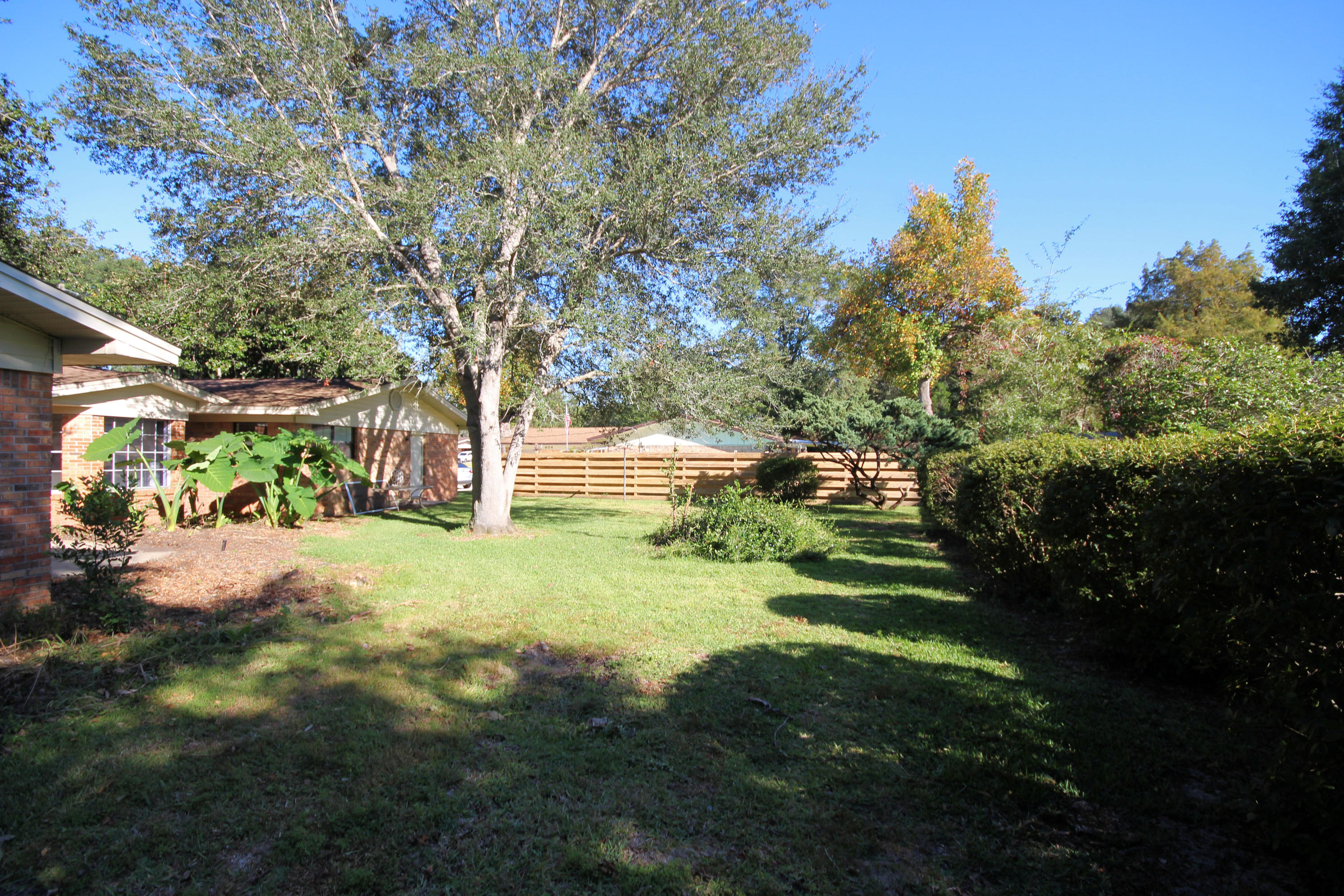 COUNTRY CLUB ESTATES 1ST ADDN - Residential