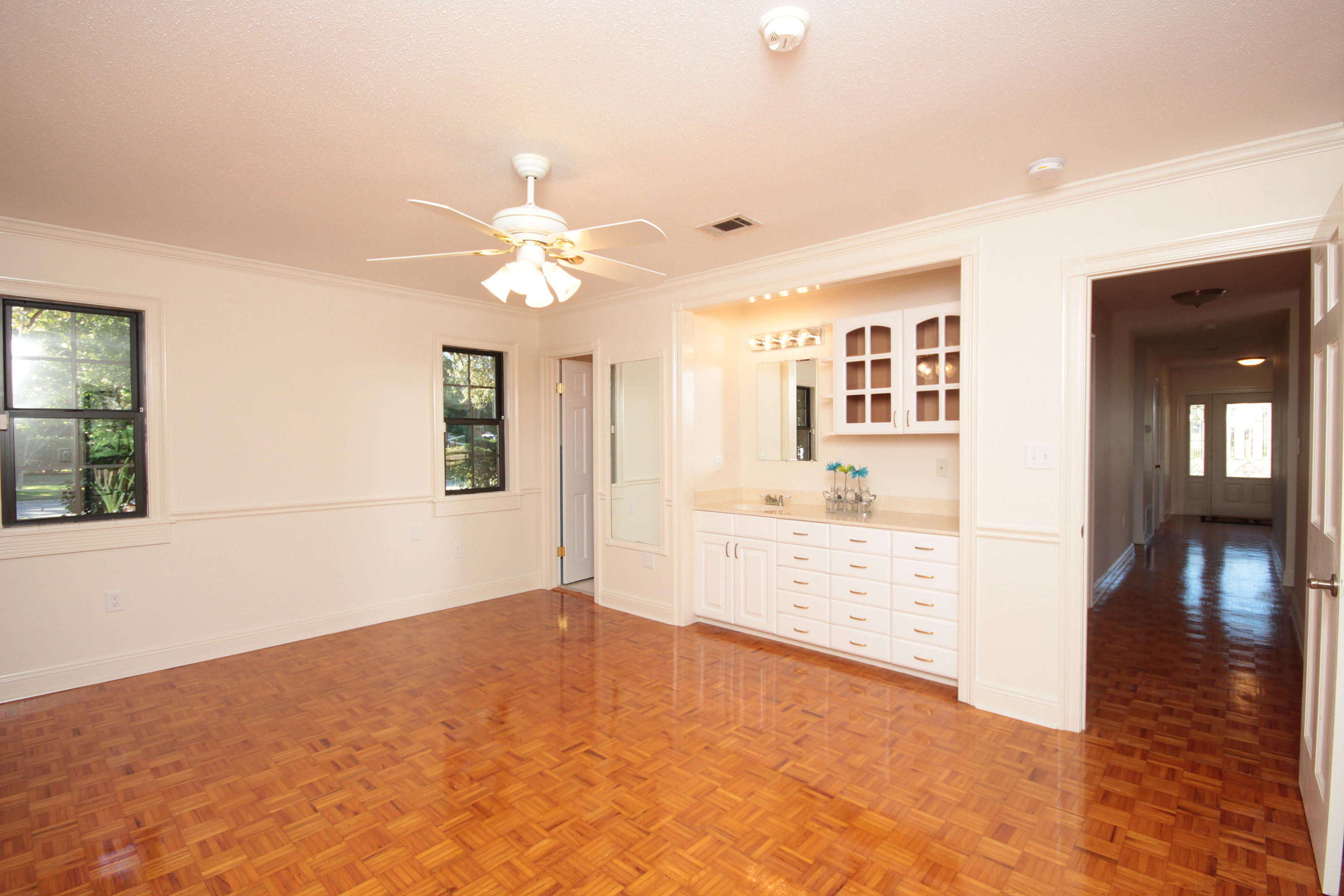 COUNTRY CLUB ESTATES 1ST ADDN - Residential