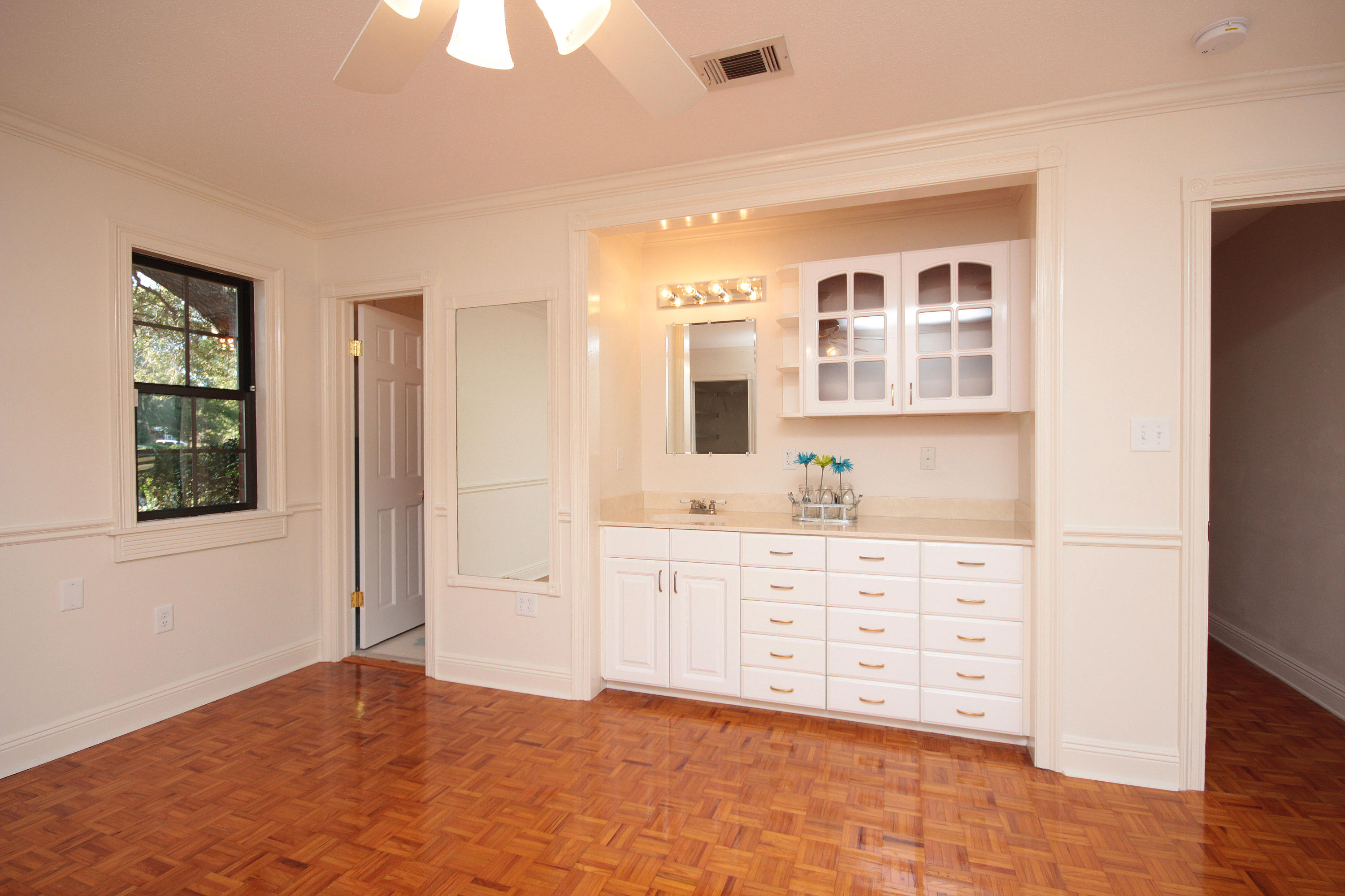 COUNTRY CLUB ESTATES 1ST ADDN - Residential