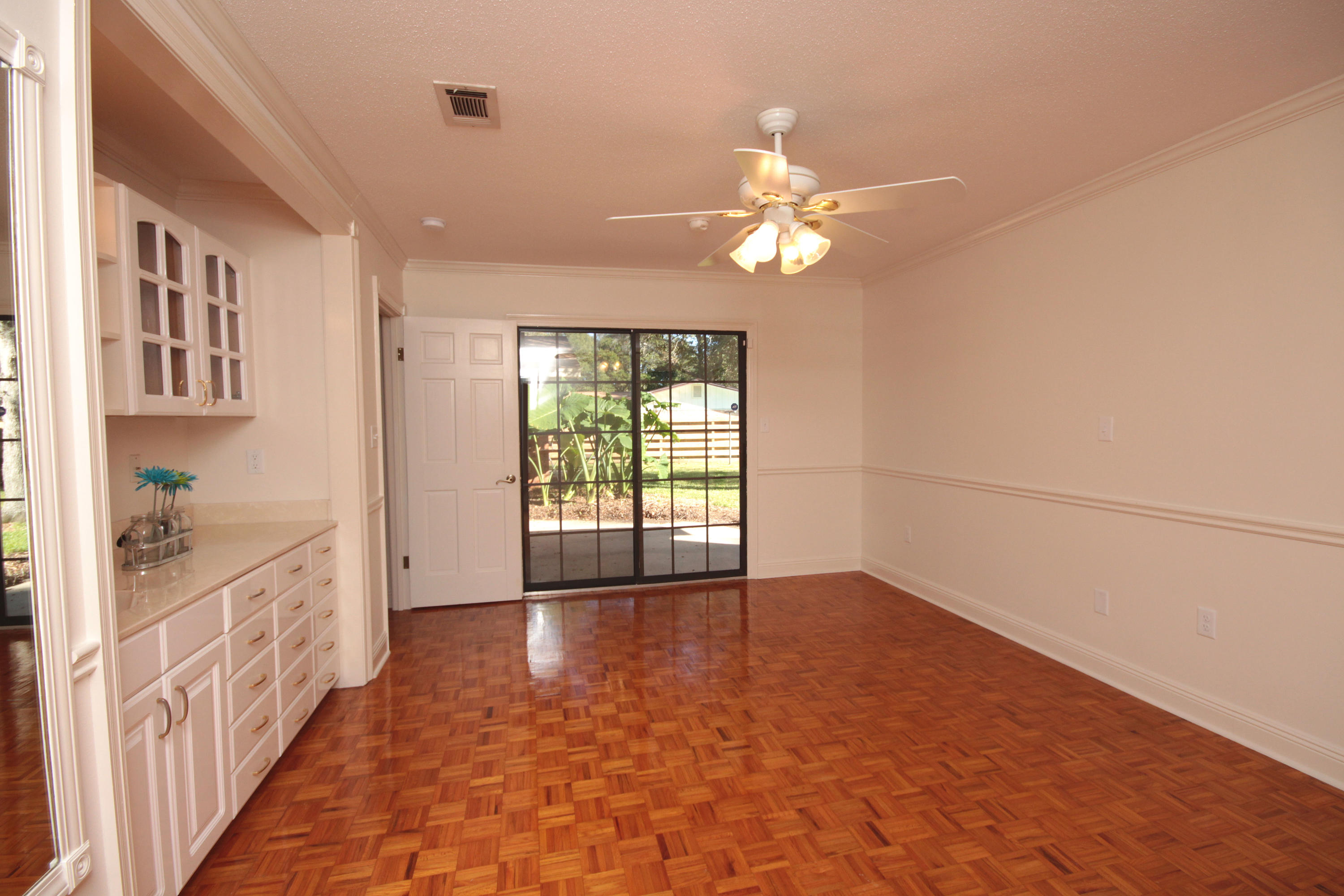 COUNTRY CLUB ESTATES 1ST ADDN - Residential