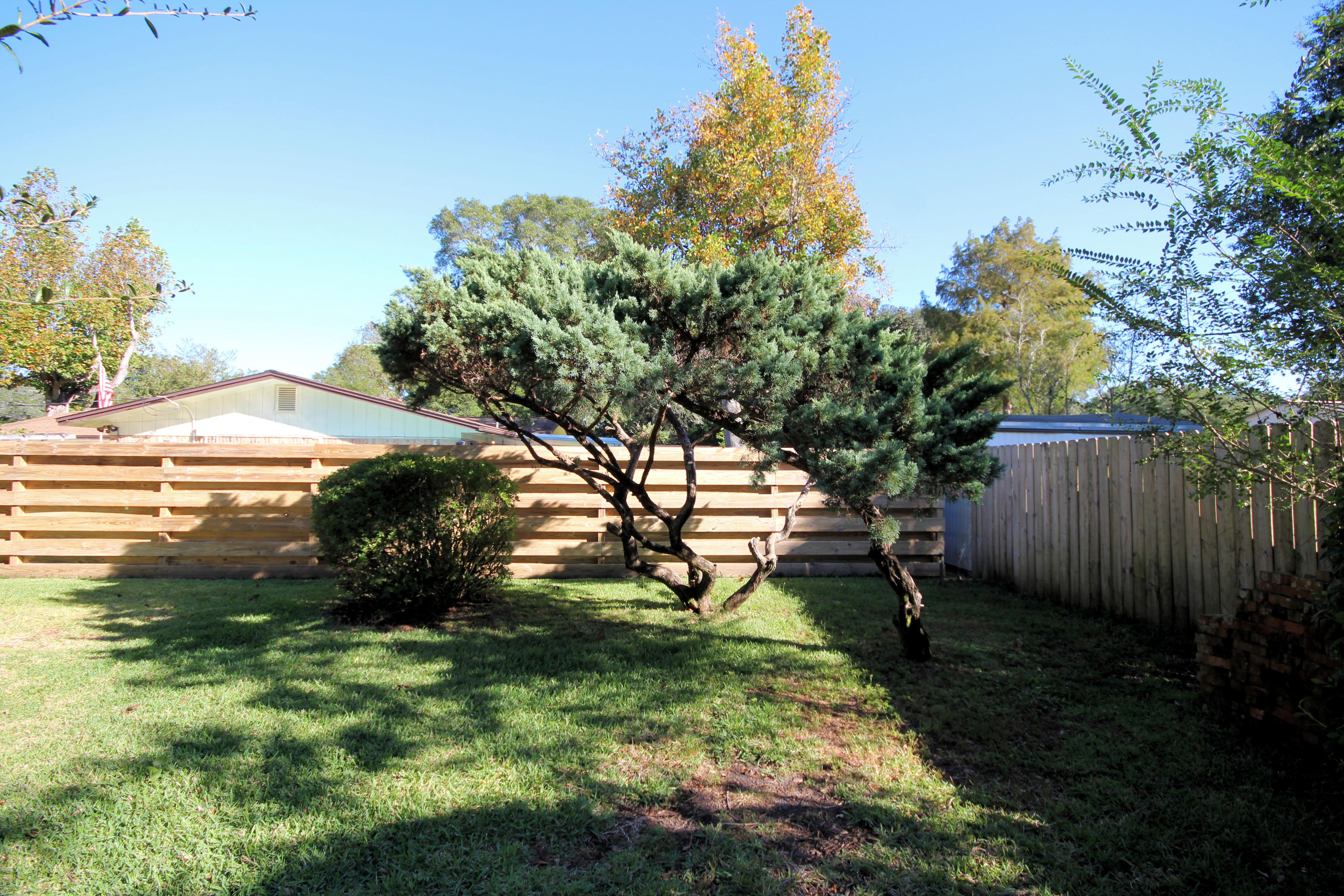 COUNTRY CLUB ESTATES 1ST ADDN - Residential