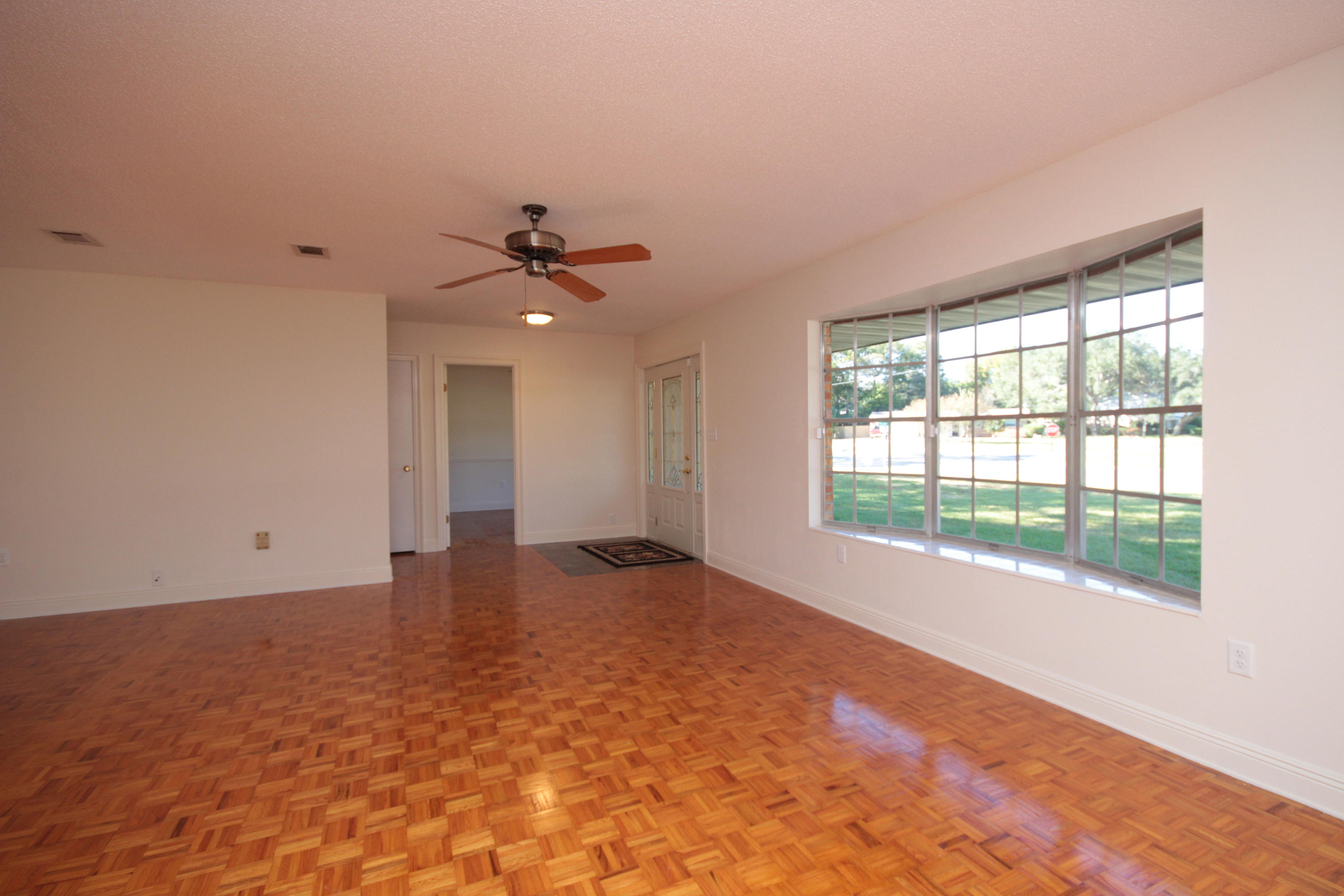 COUNTRY CLUB ESTATES 1ST ADDN - Residential