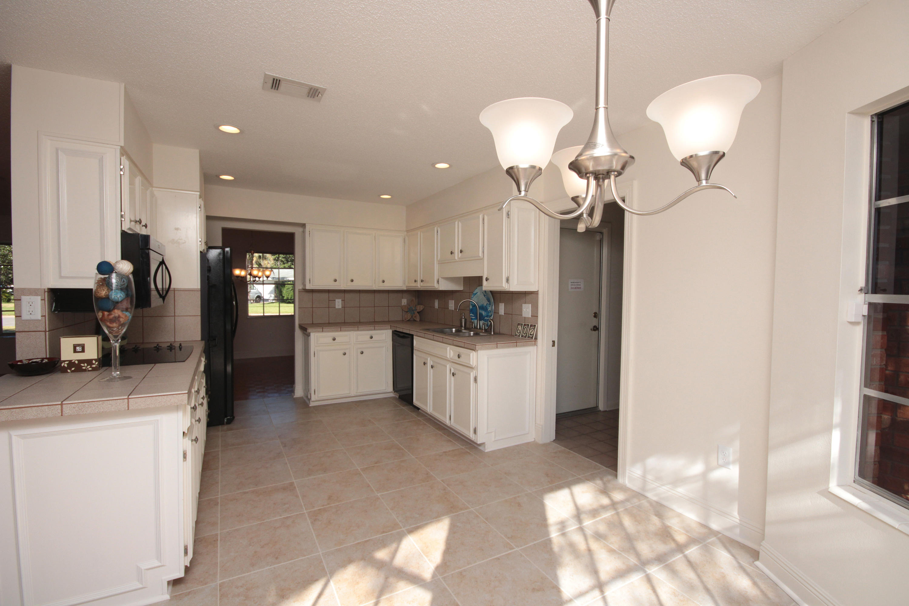 COUNTRY CLUB ESTATES 1ST ADDN - Residential