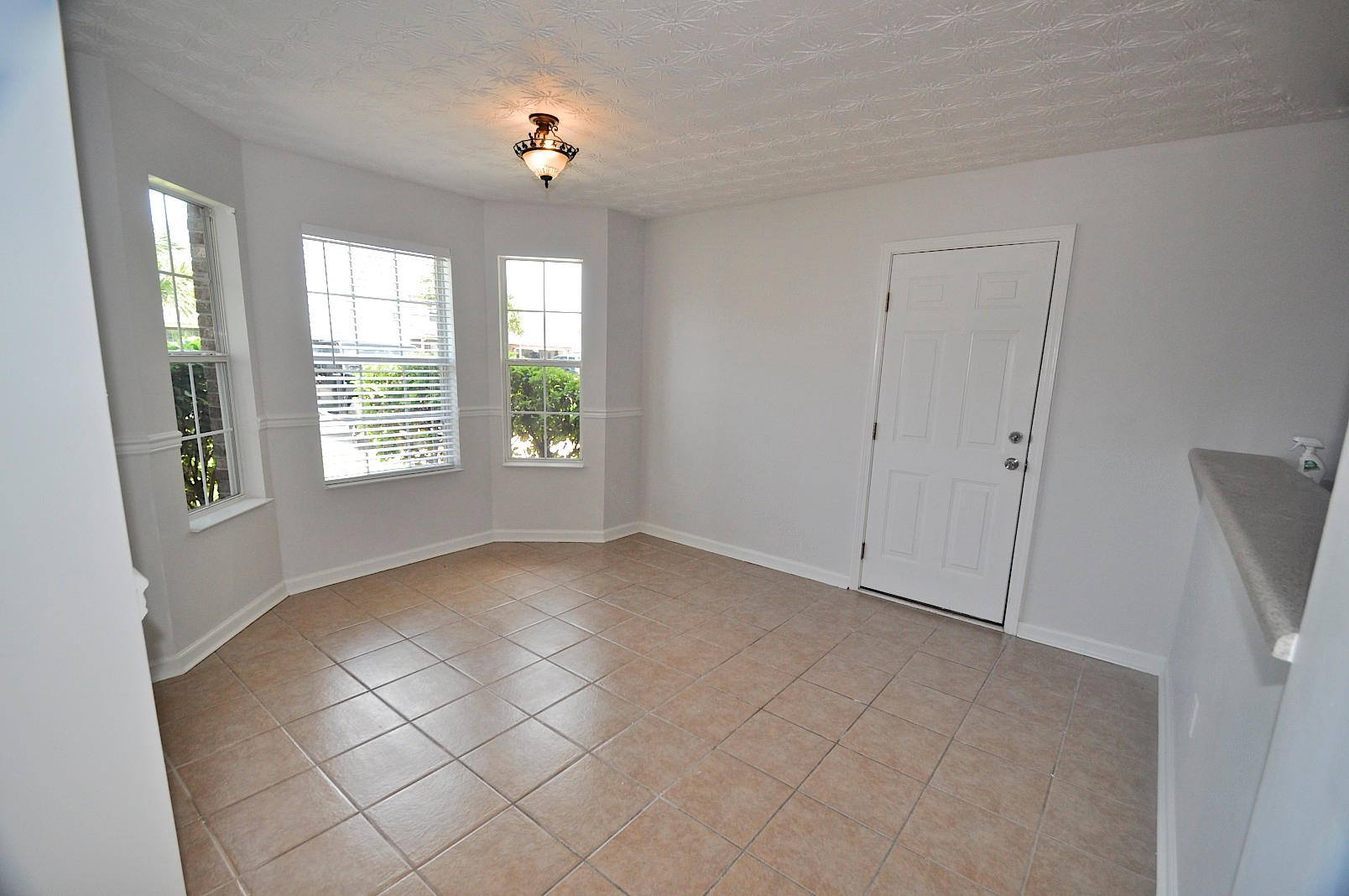 BRANDON OAKS 2ND ADD - Residential Lease