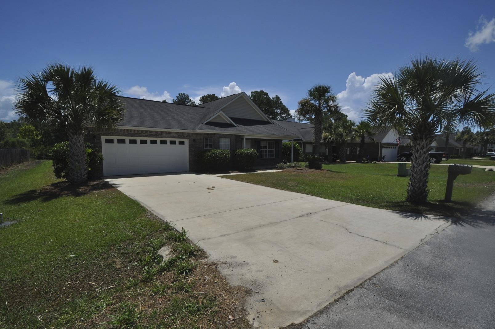 BRANDON OAKS 2ND ADD - Residential Lease