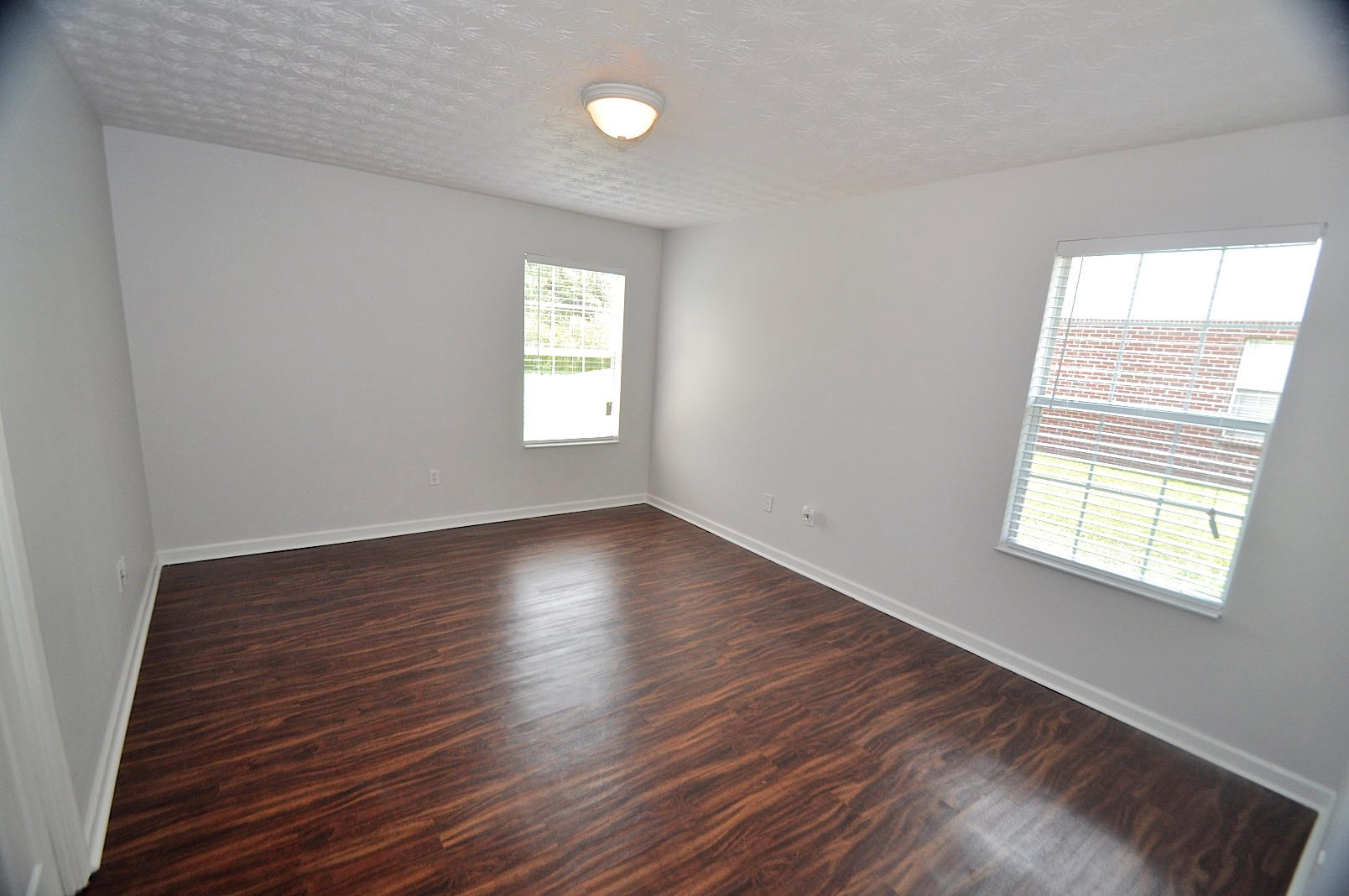 BRANDON OAKS 2ND ADD - Residential Lease