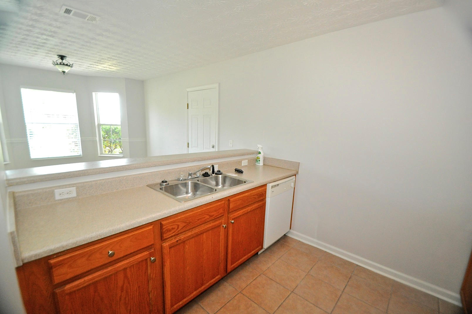 BRANDON OAKS 2ND ADD - Residential Lease