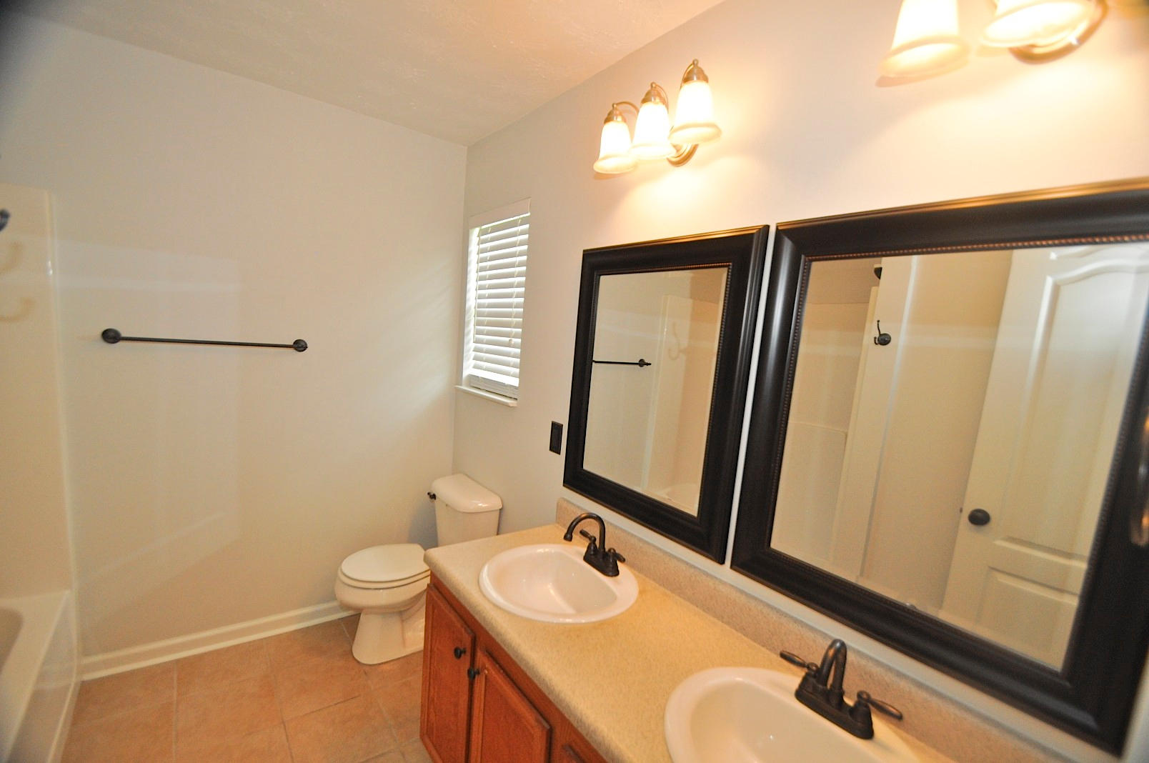 BRANDON OAKS 2ND ADD - Residential Lease
