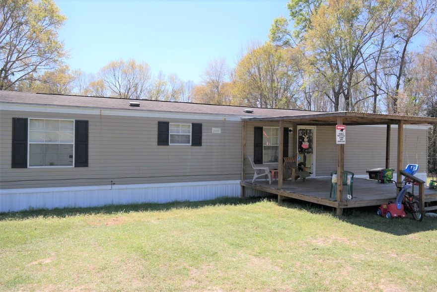 2008 3 bedroom, 2 bath Blue Ridge manufactured home on 1 acre in Paxton/Laurel Hill area. Nice country setting off paved road.