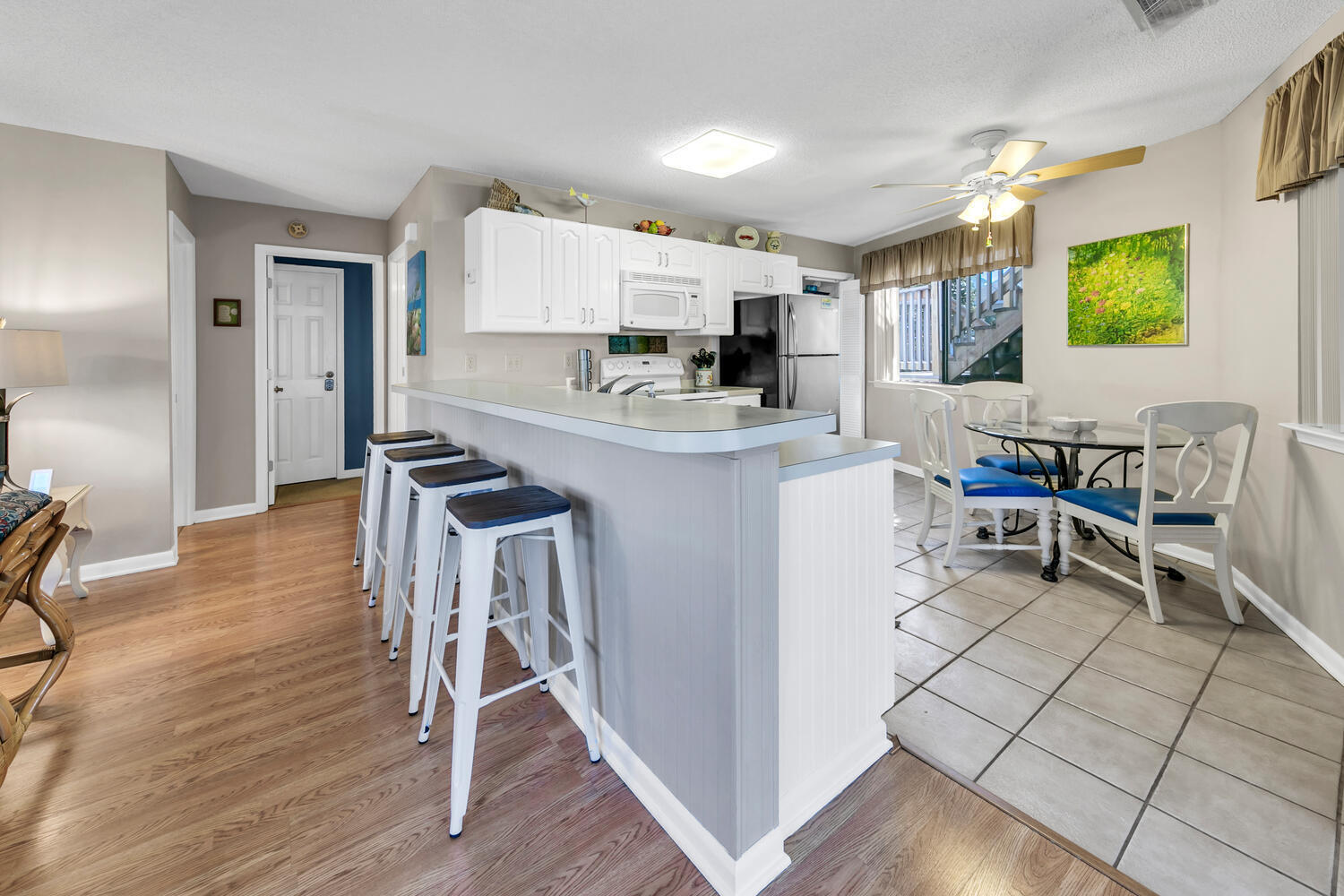 CRYSTAL VILLAGE CONDO PH 1 - Residential