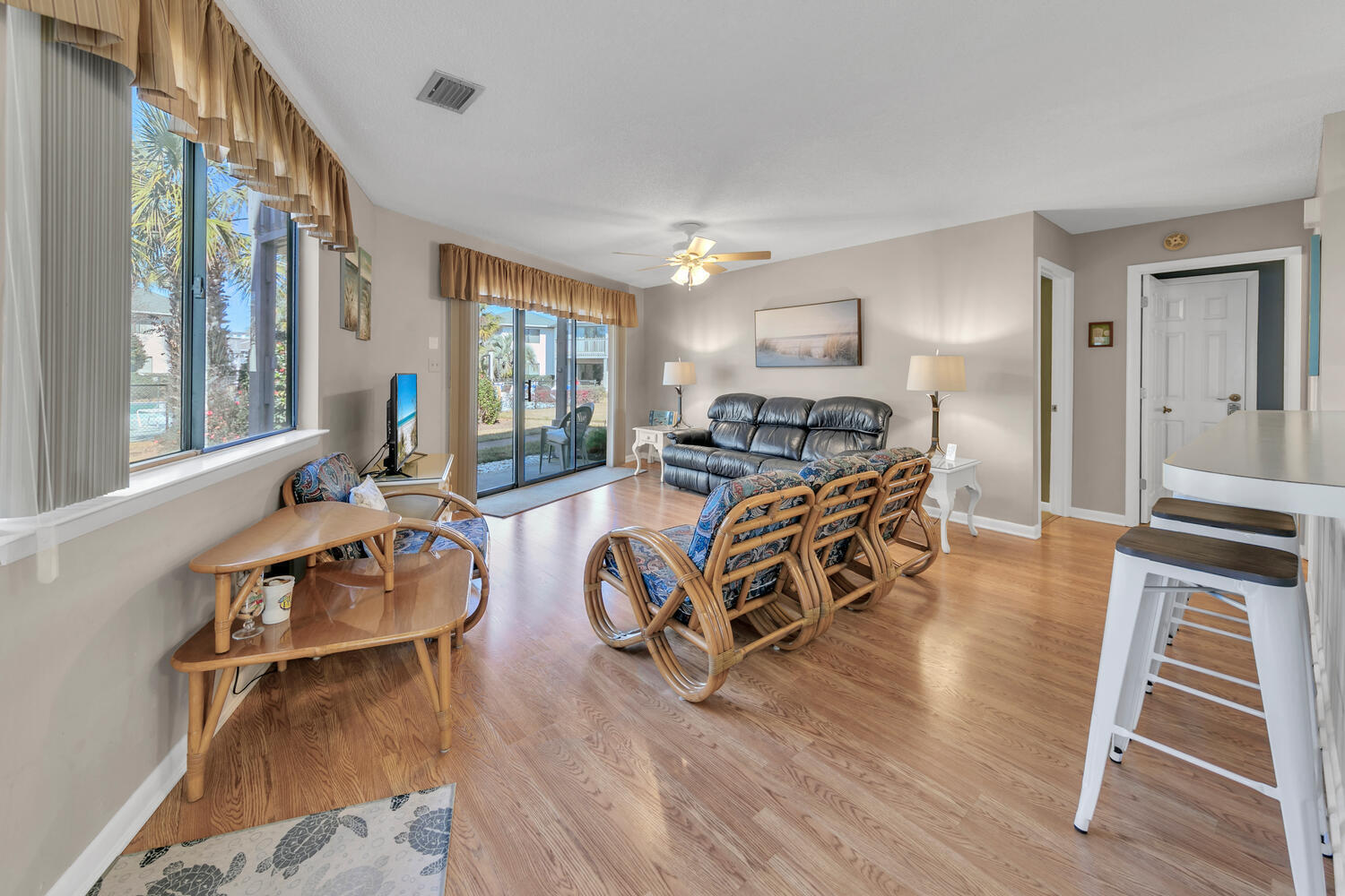 CRYSTAL VILLAGE CONDO PH 1 - Residential