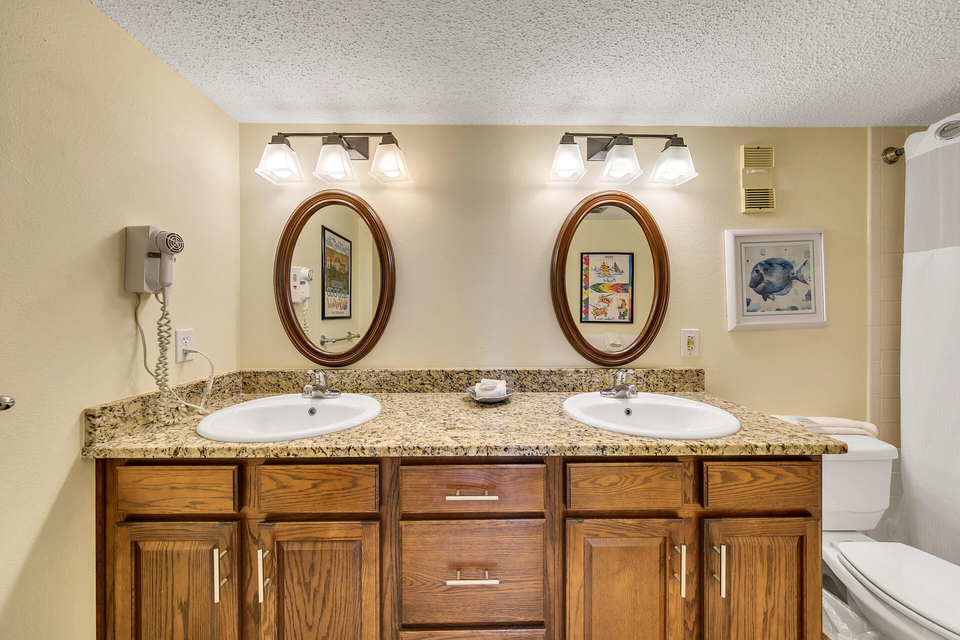 ISLANDER CONDO PH 2 - Residential