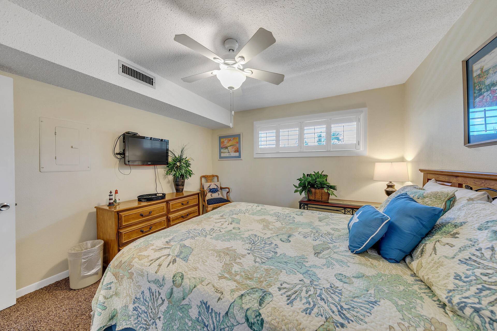 ISLANDER CONDO PH 2 - Residential