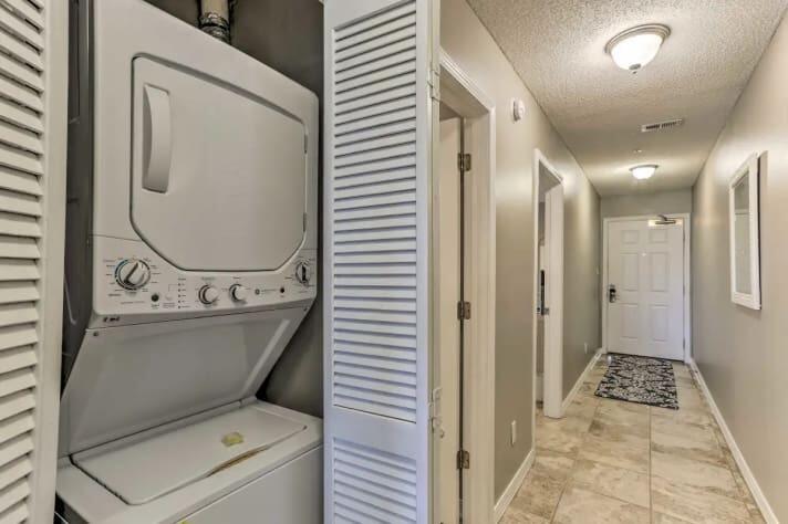 MARAVILLA CONDO 2 - Residential