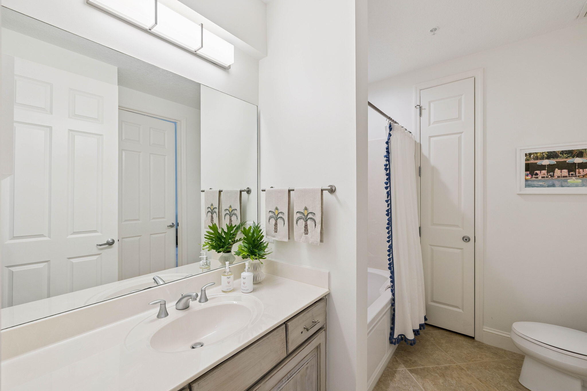 ALEXANDER AT PALM COURT - Residential