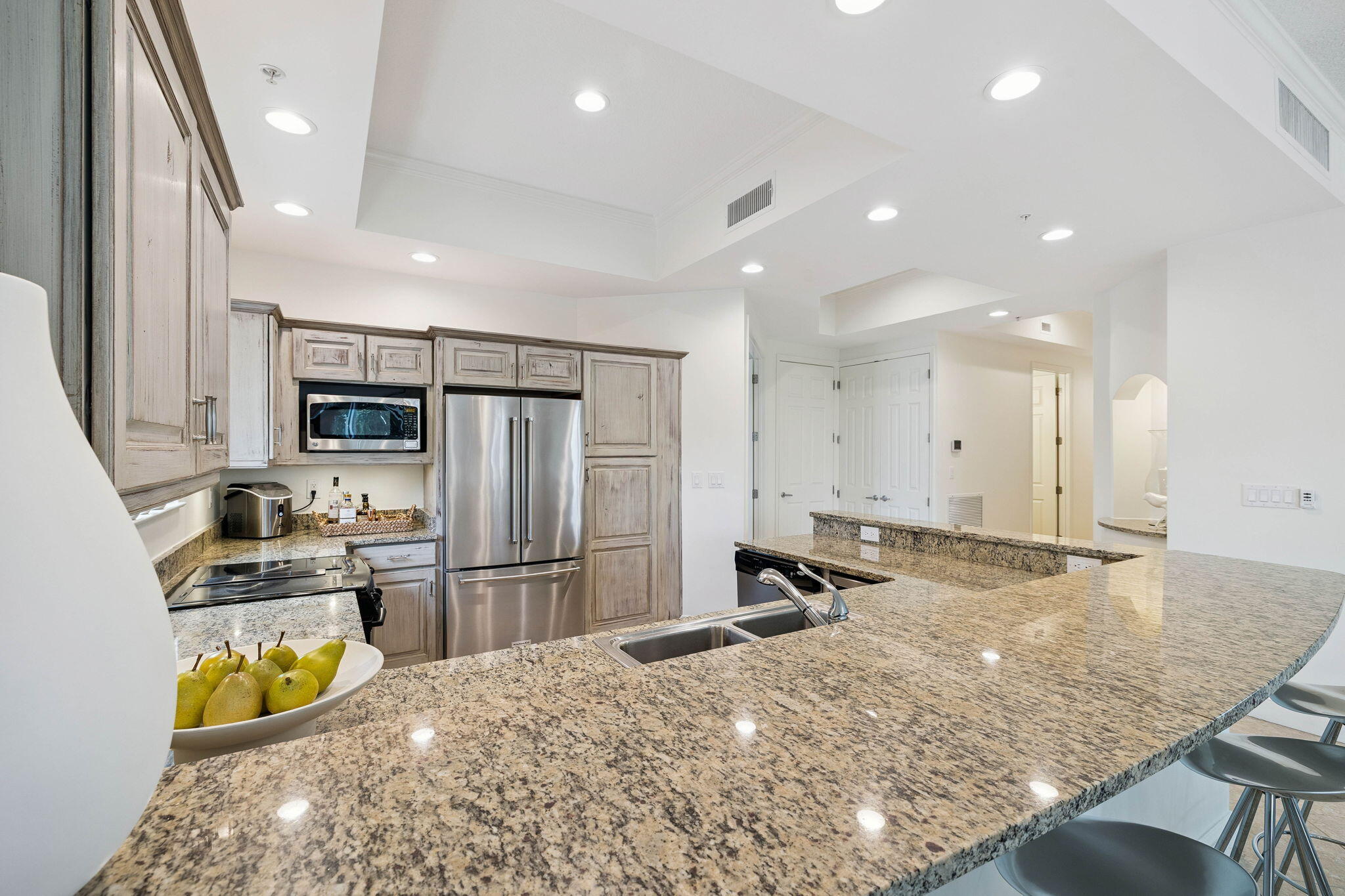 ALEXANDER AT PALM COURT - Residential