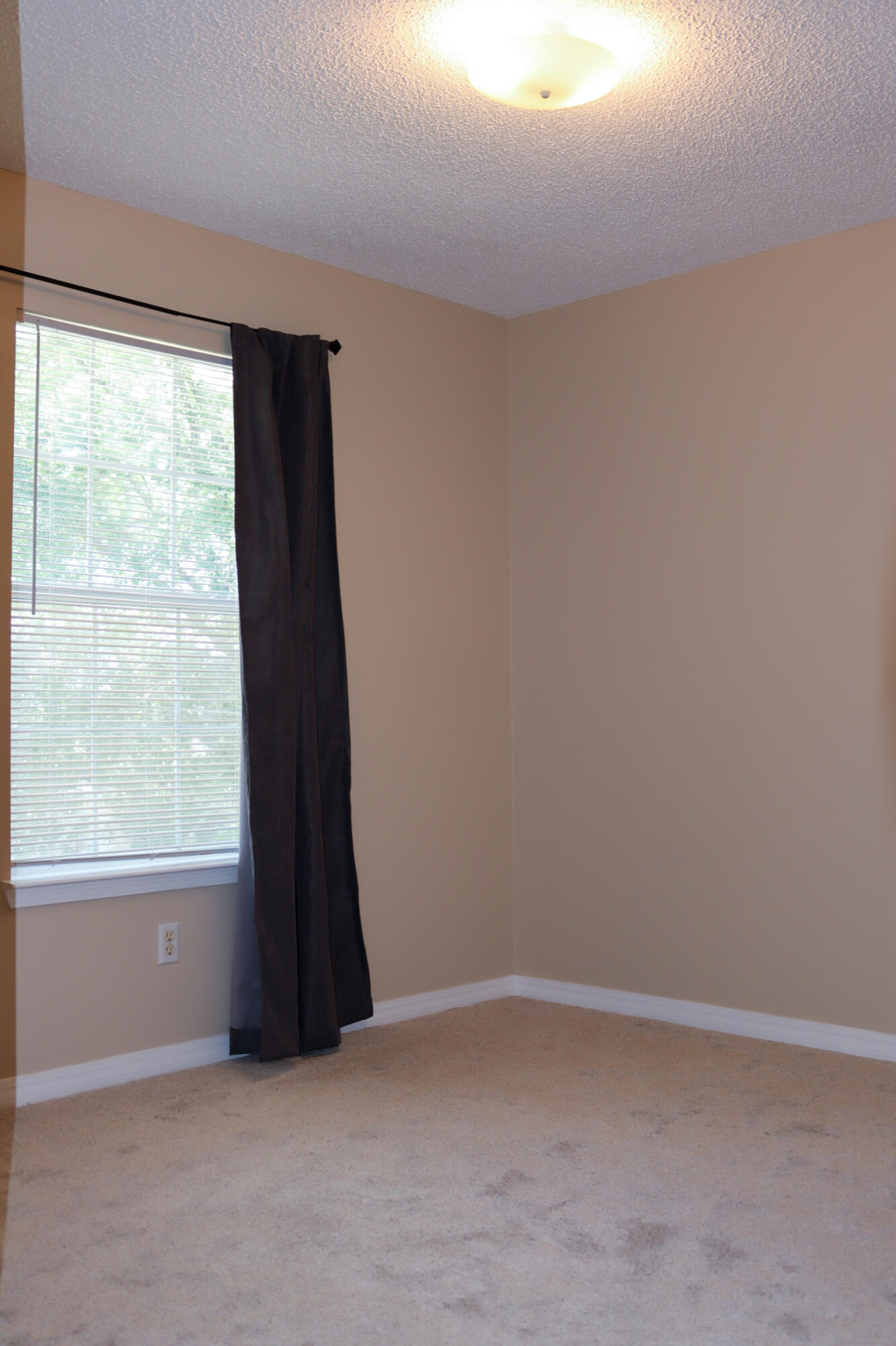 Hollyrod Park - Residential Lease
