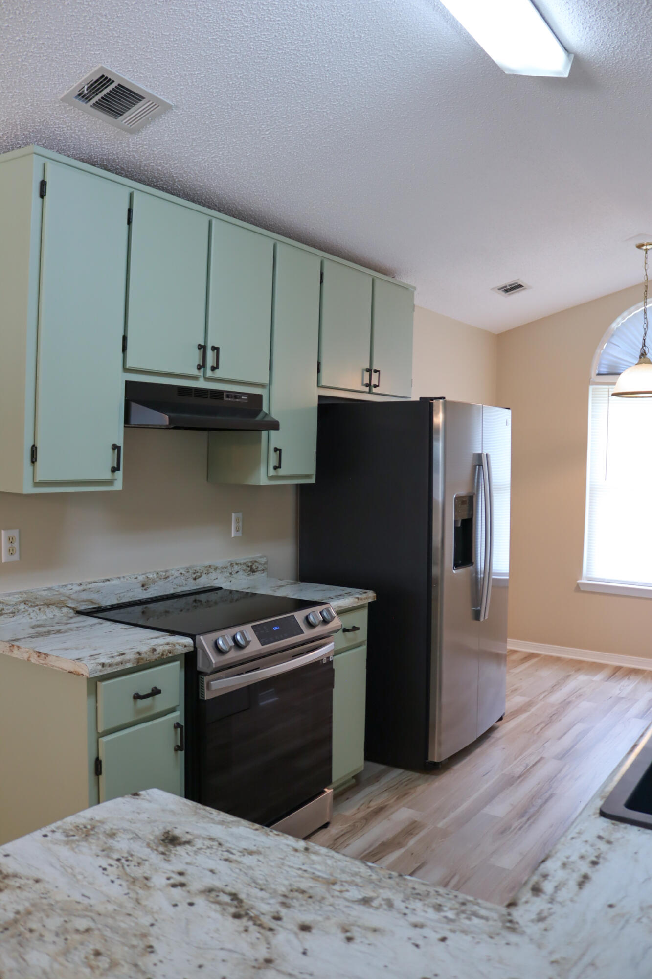 Hollyrod Park - Residential Lease