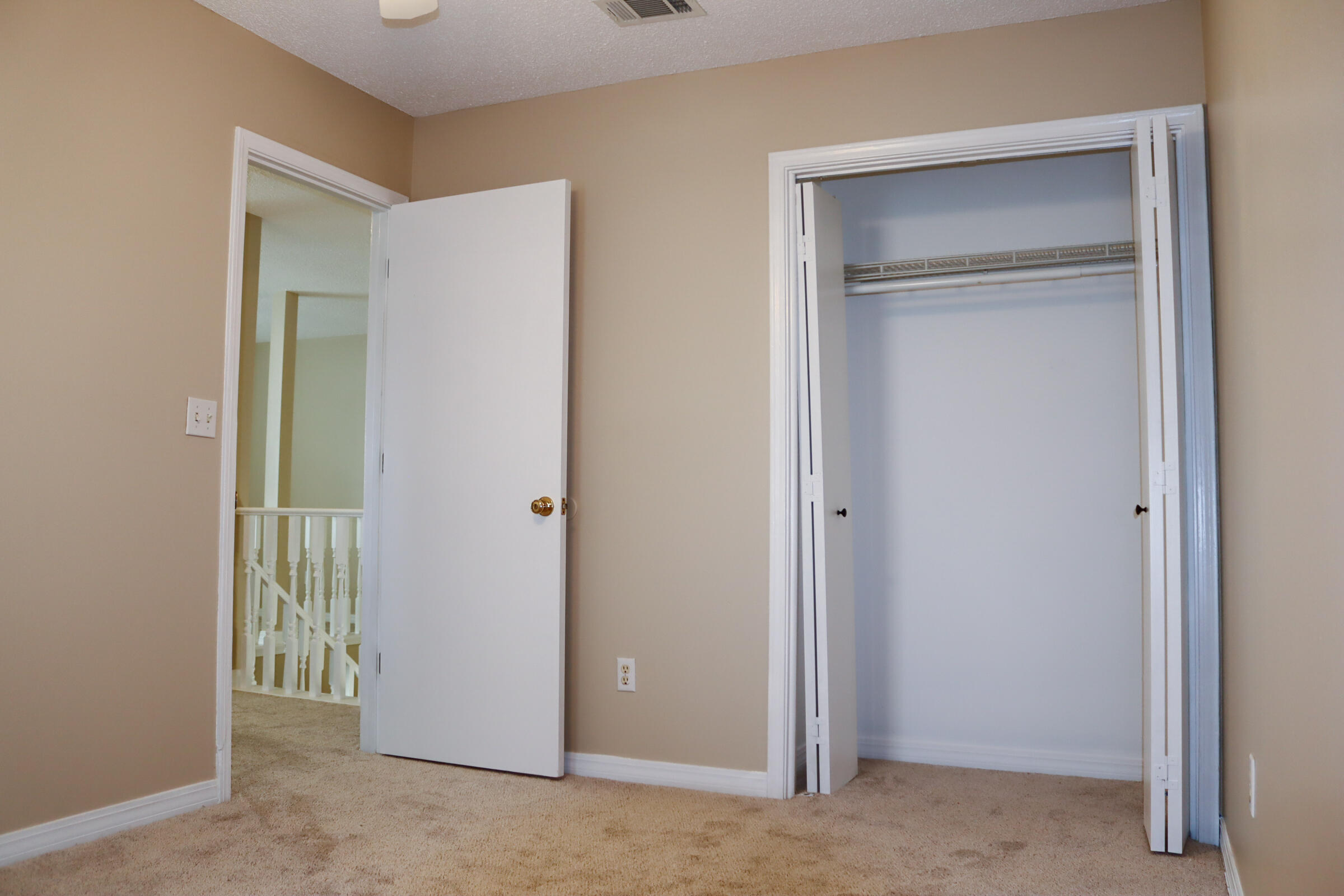 Hollyrod Park - Residential Lease