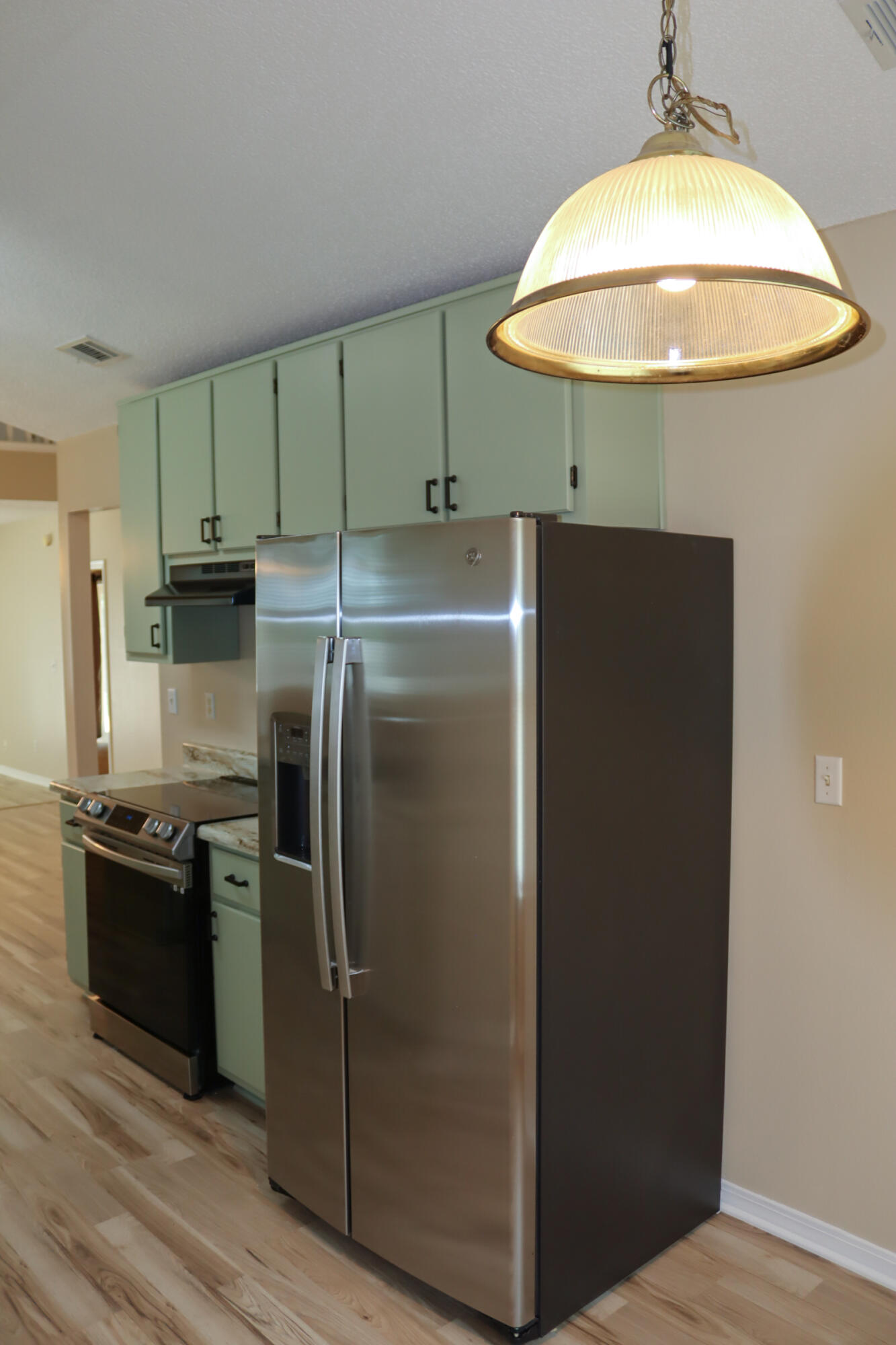 Hollyrod Park - Residential Lease