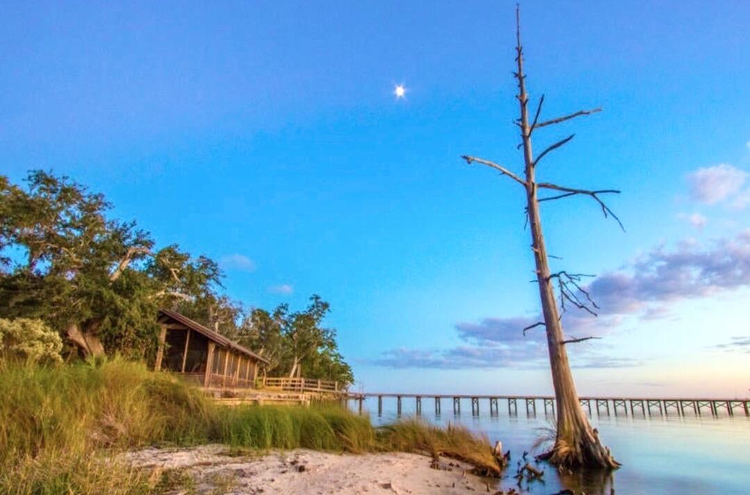 STEAMBOAT LANDING AT HAMMOCK BAY - Land