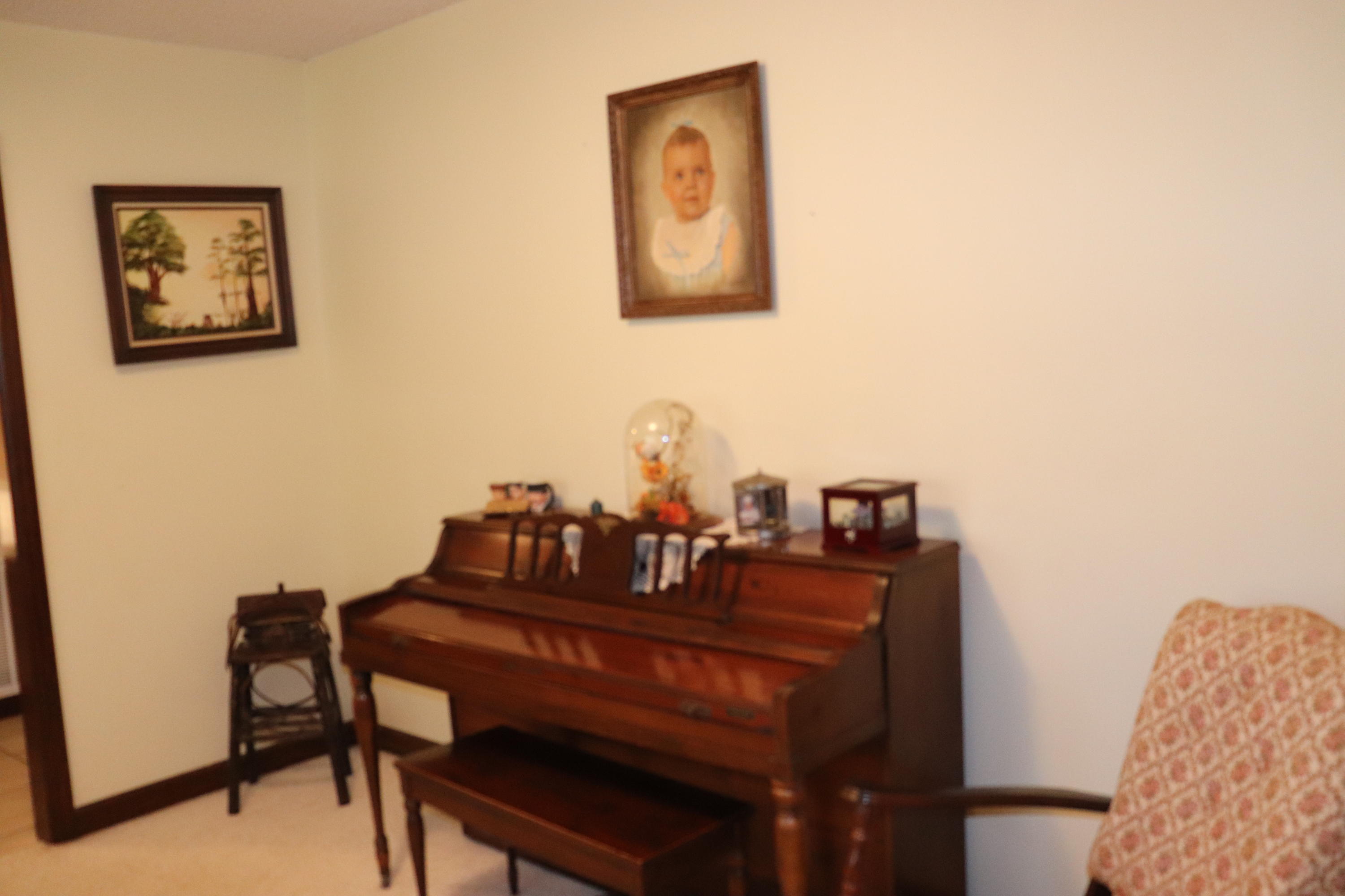 NO RECORDED SUBDIVISION - Residential