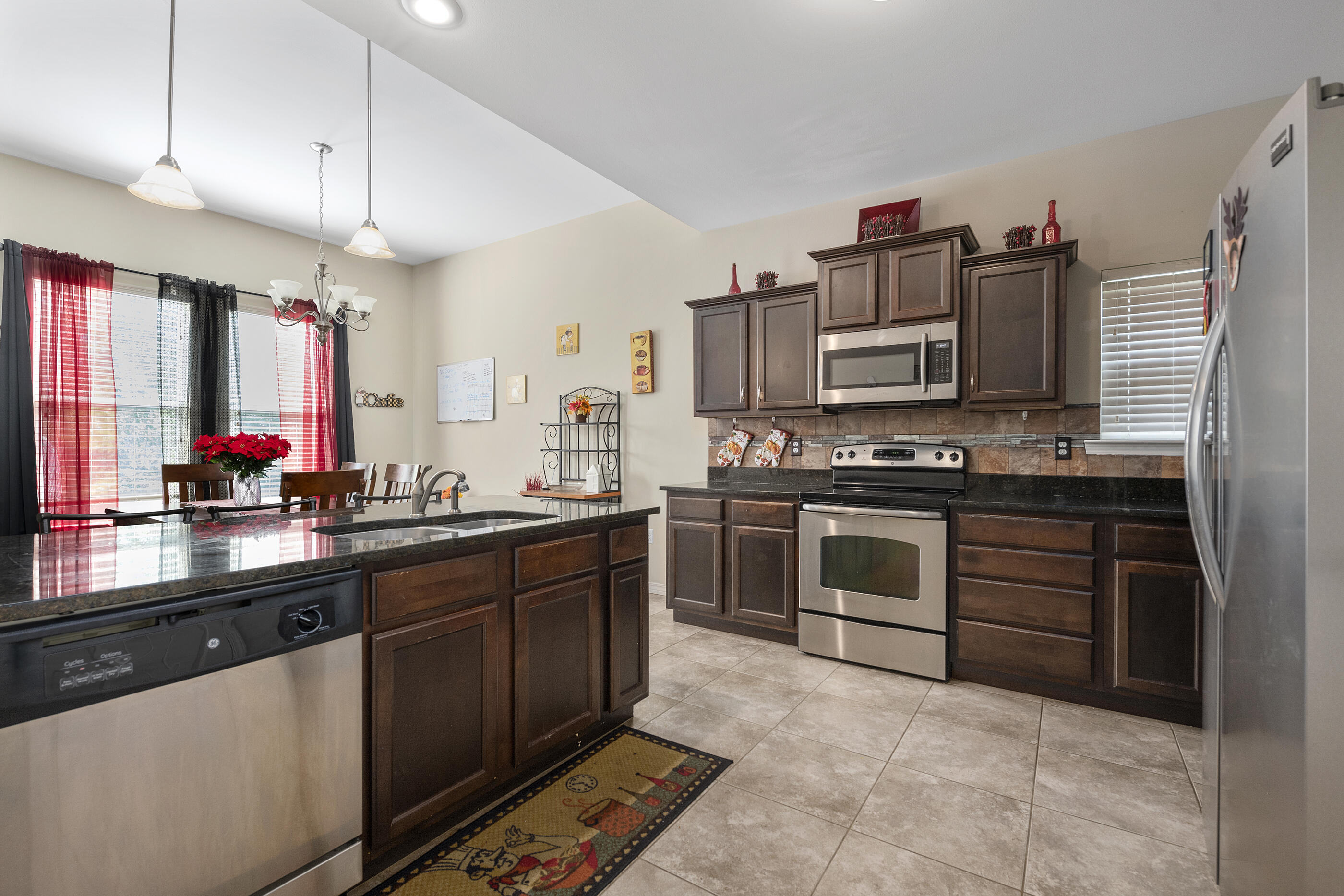 SANDY RIDGE ESTATES - Residential