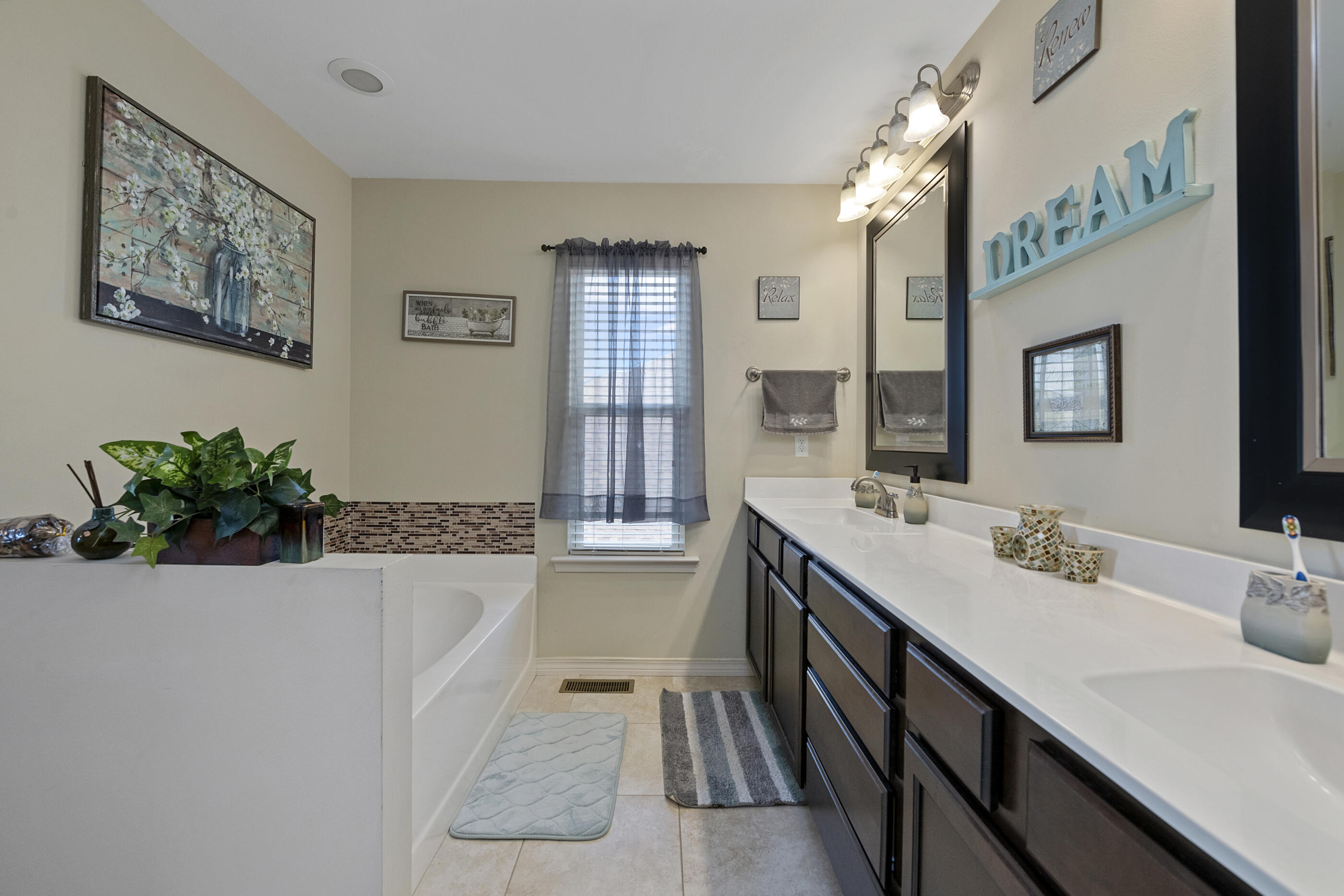 SANDY RIDGE ESTATES - Residential